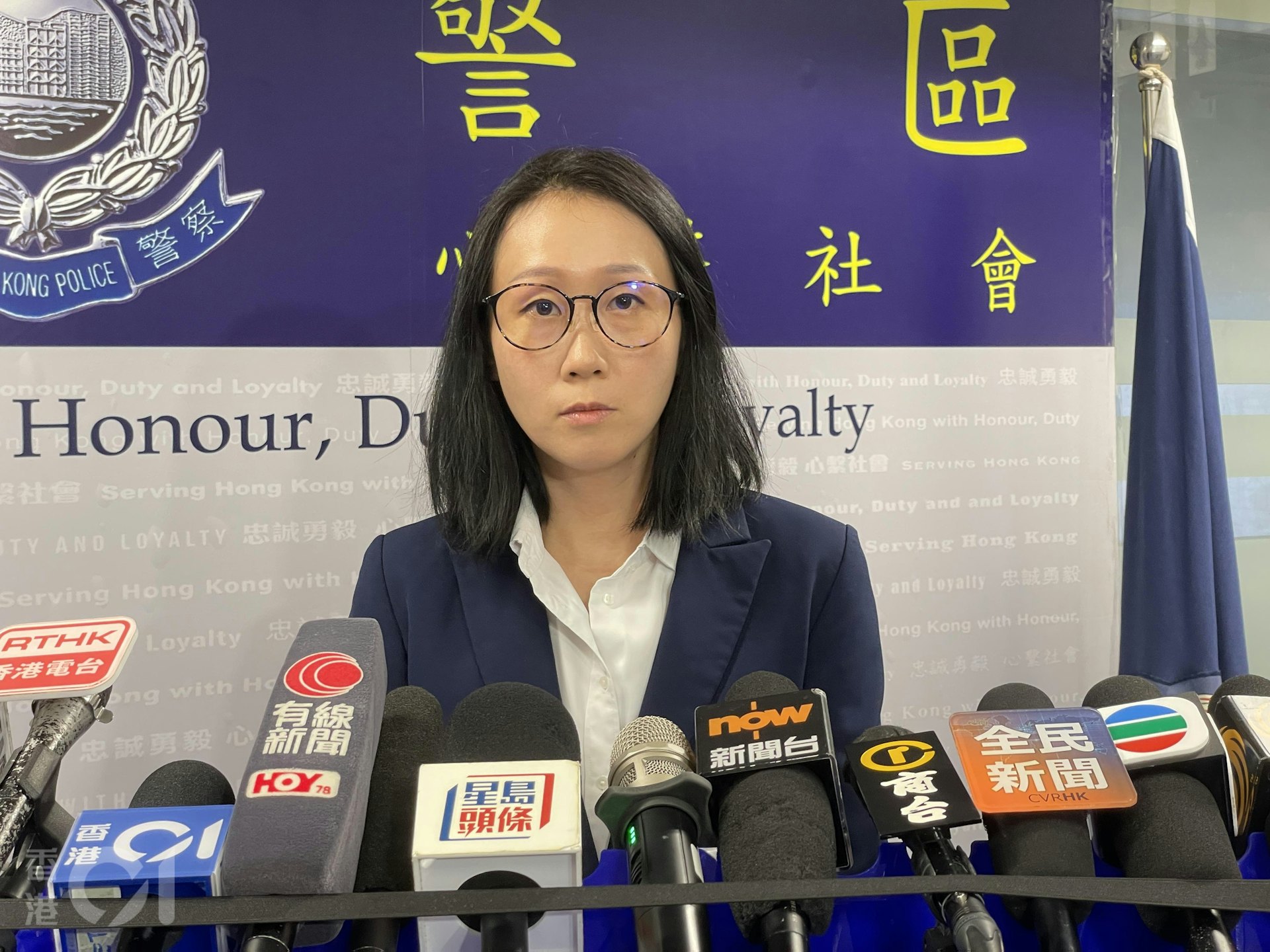 西區警區刑事總督察張蔚珊交代案情。(陳浩然攝)