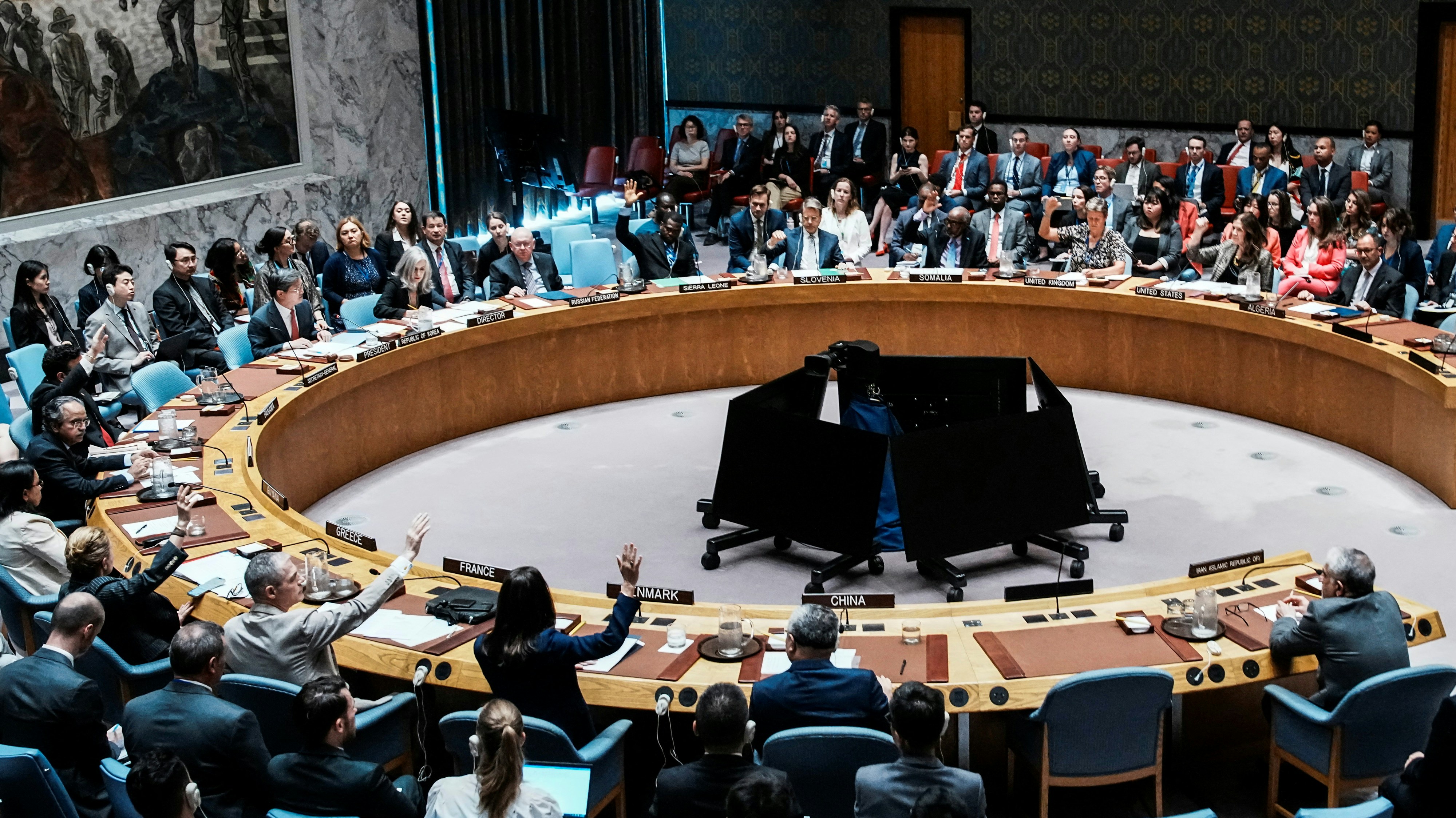 2025年9月19日,美国纽约联合国总部,联合国安理会成员国投票否决永久解除向伊朗实施制裁的决议。(Reuters)