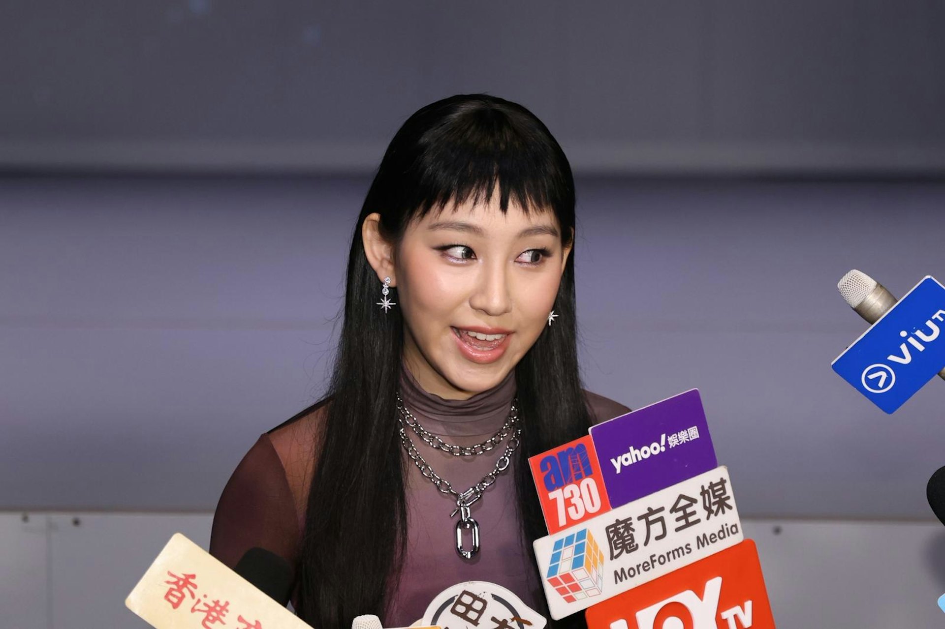 炎明熹今日出席原創粵語音樂劇《一束光——高錕的記憶》記者會。(陳順禎攝) 炎明熹今日出席原創粵語音樂劇《一束光——高錕的記憶》記者會。(陳順禎攝)
