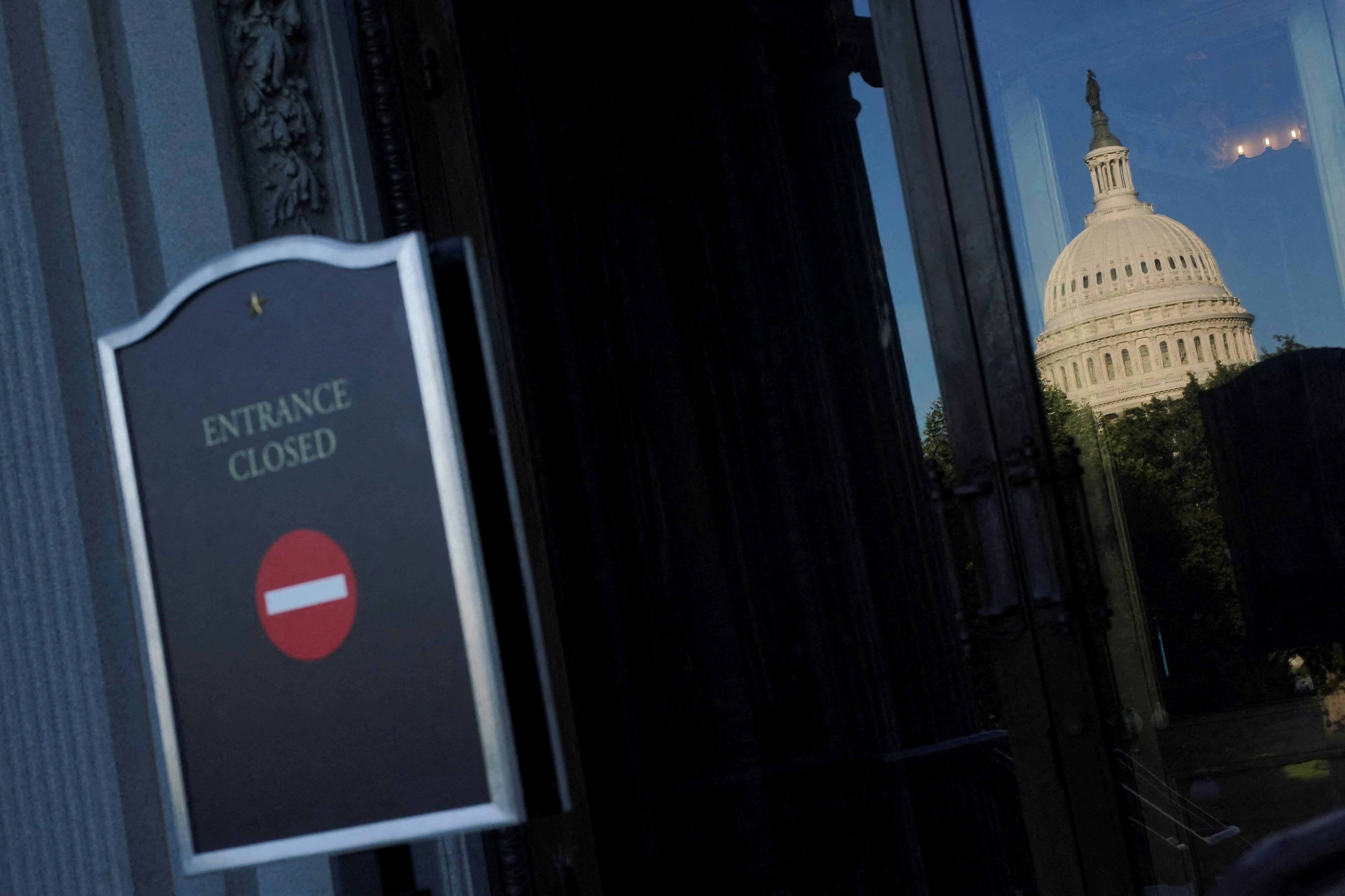 美国参议院60票通过推进临时拨款法案有望结束联邦政府停摆