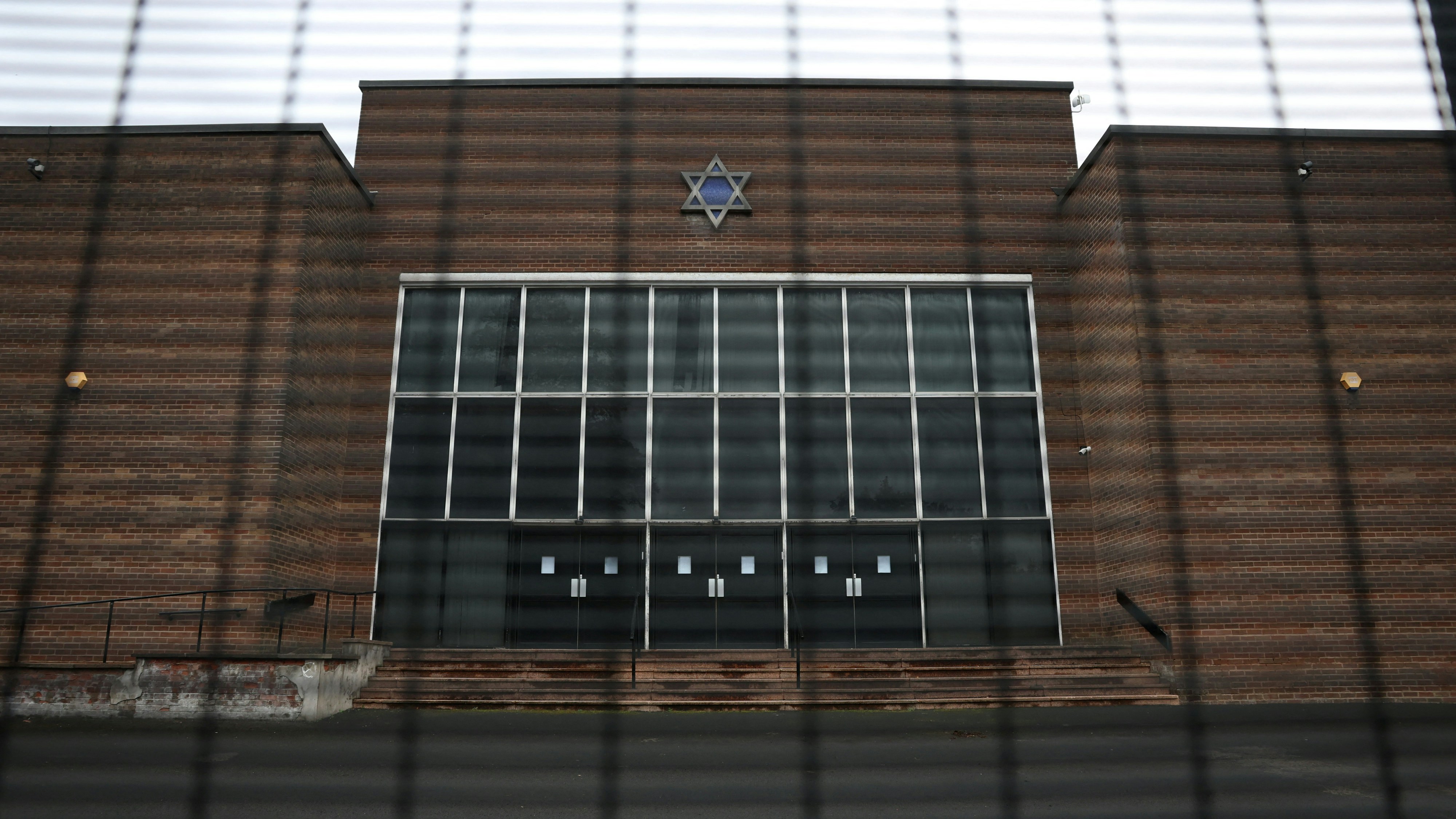 曼彻斯特犹太教堂恐袭案｜警方指疑犯生前报警自称“效忠ISIS”