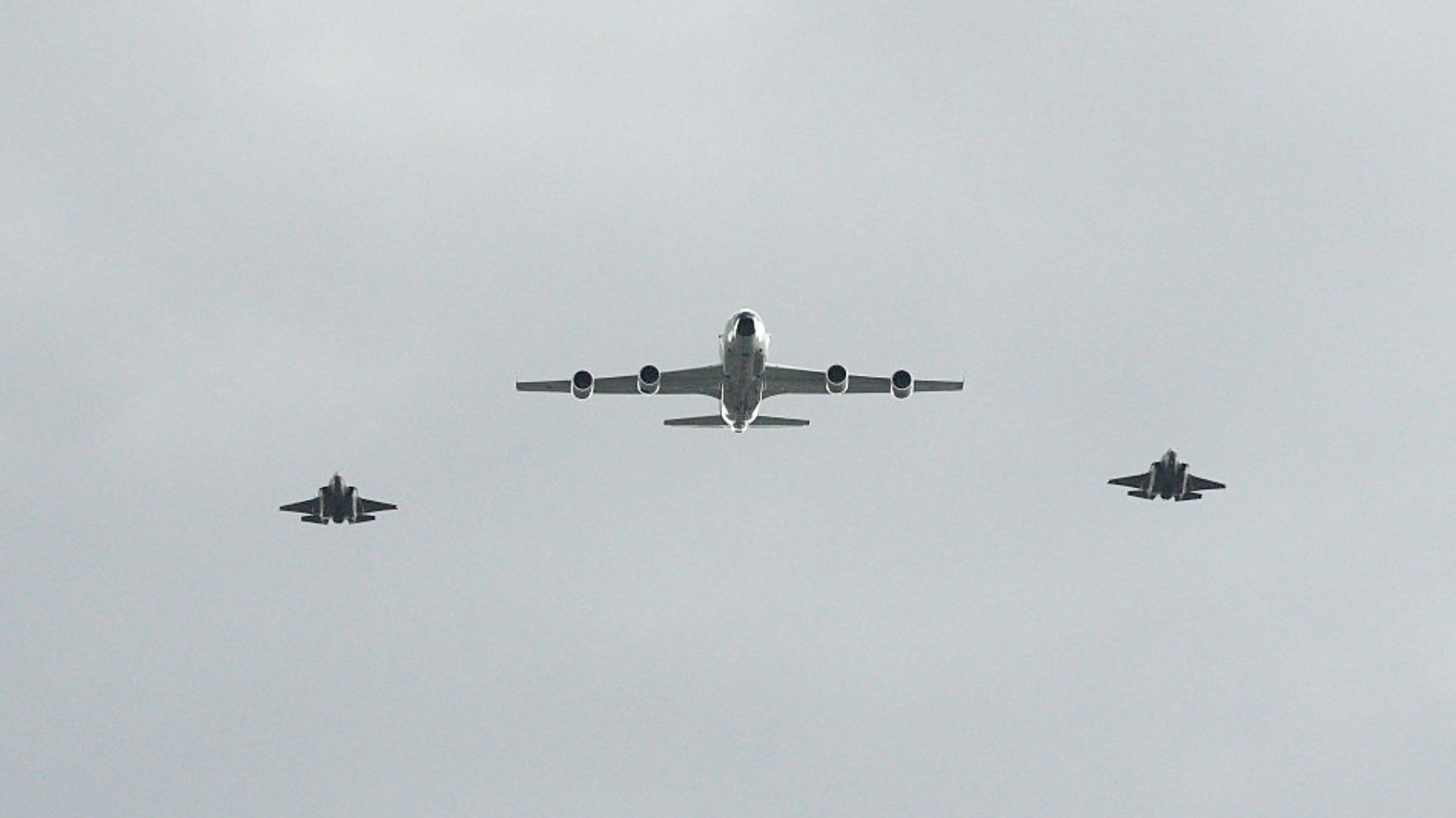 英国协同美国北约派军机赴俄边境展开12小时巡逻任务