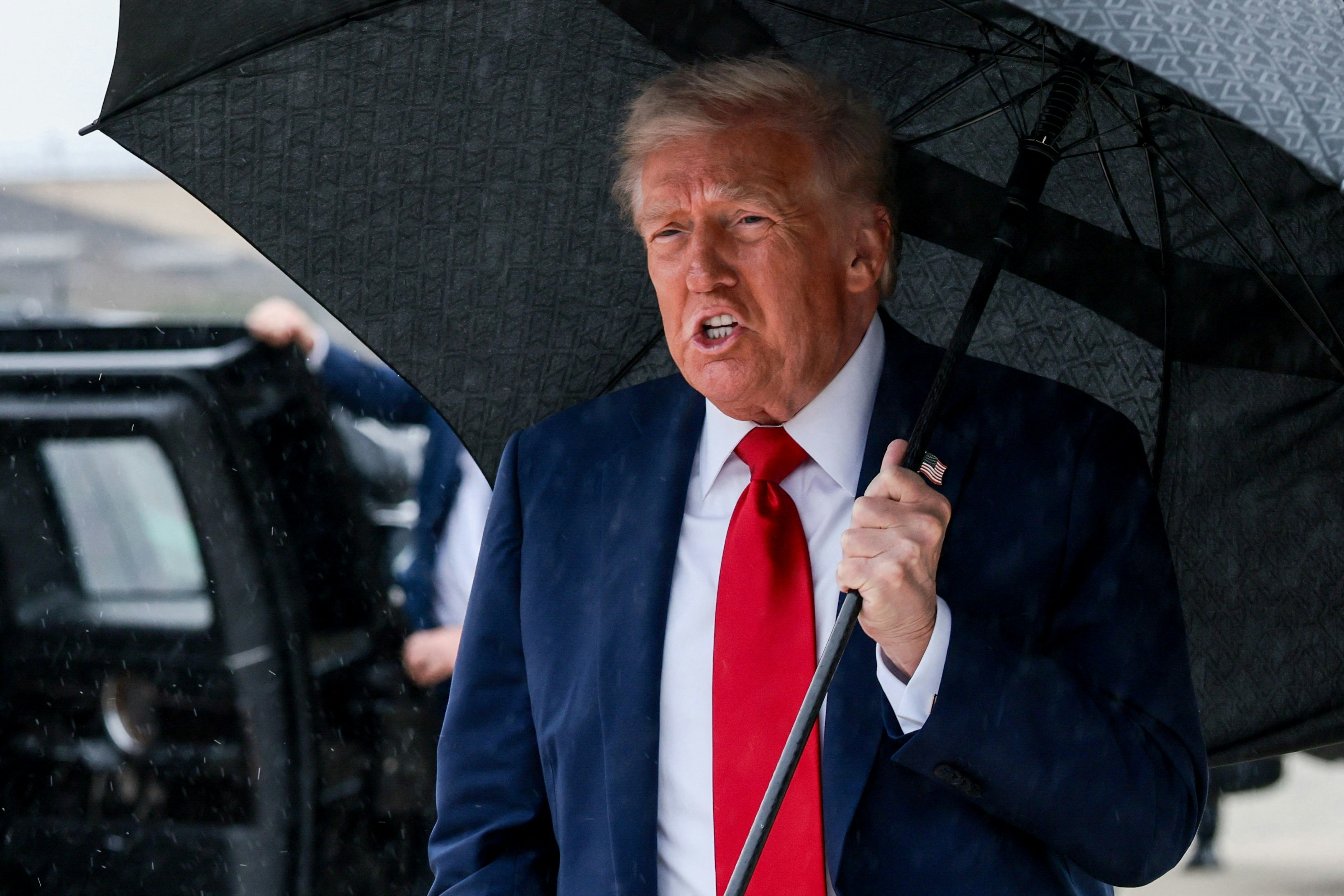 美股三大指數反彈道指早段飆近五百點英偉達揚逾2%