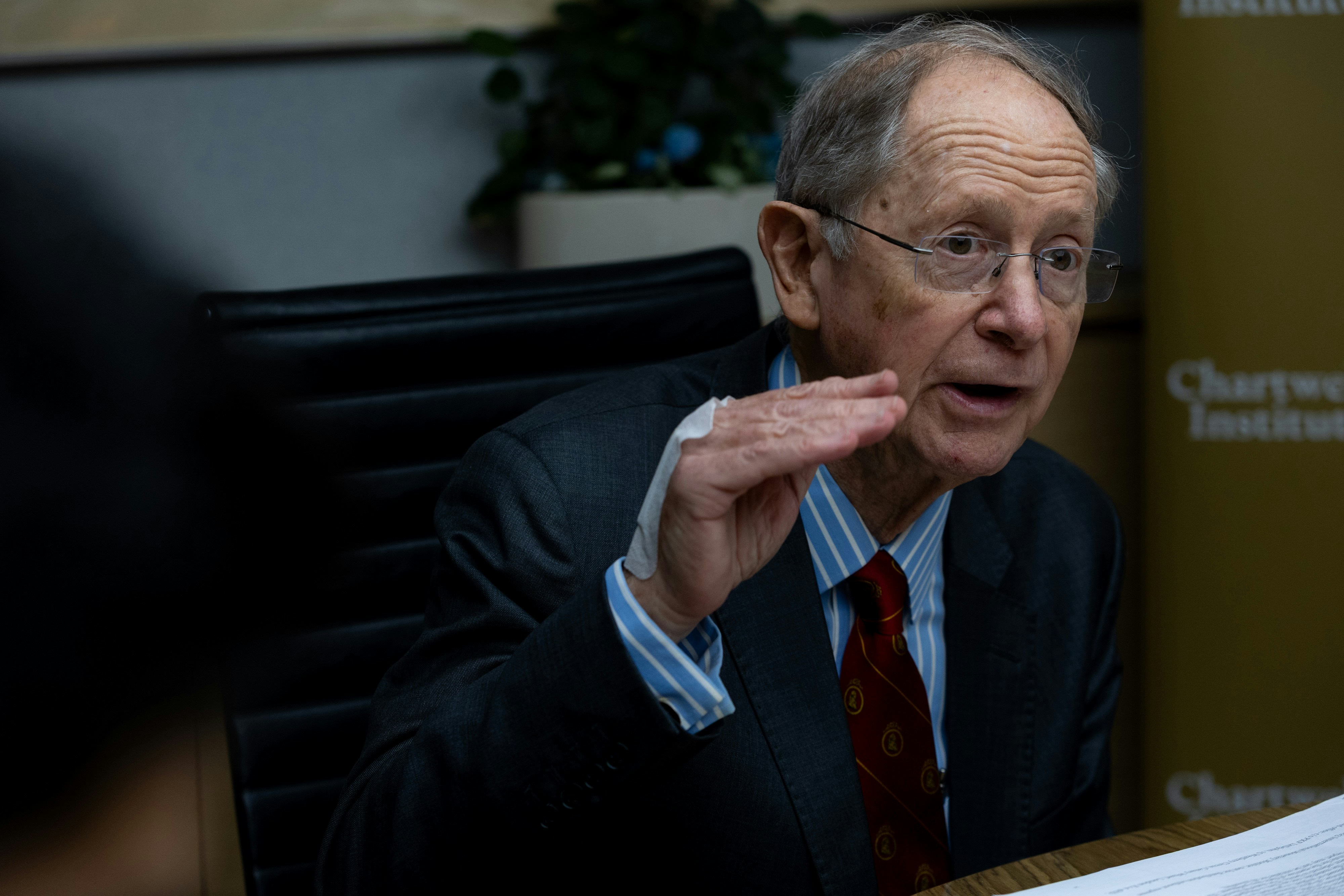 聯匯之父祈連活︰港元改與人幣掛鉤不明智料美元仍將主導數十年