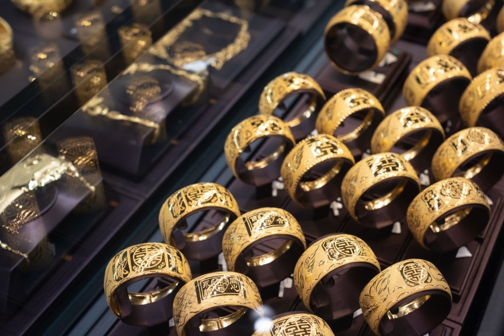 黃金買賣懶人包｜金舖/銀行放售有冇分別？費用+證明文件一文睇清