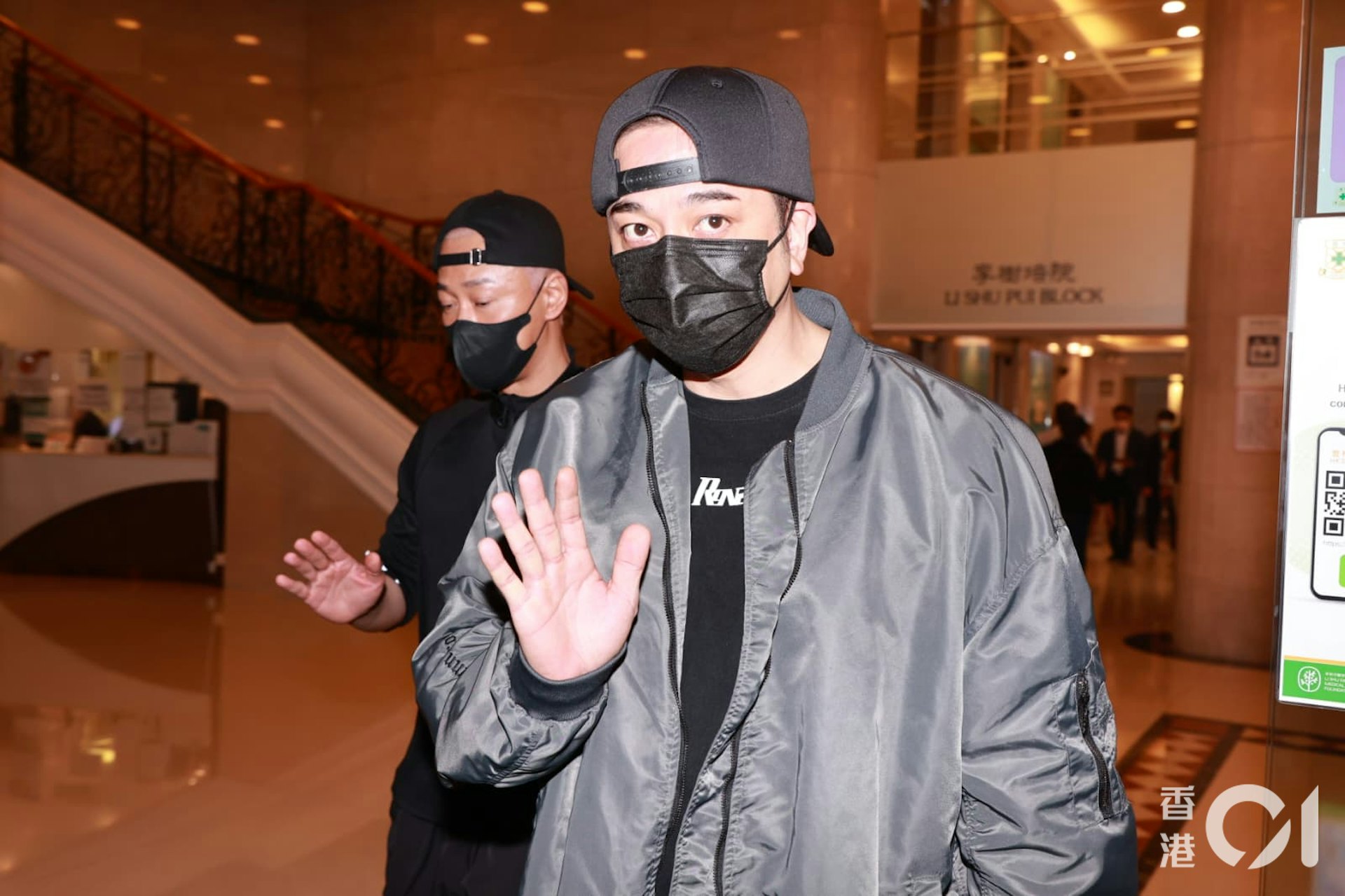 神情憂心。(葉志明攝)