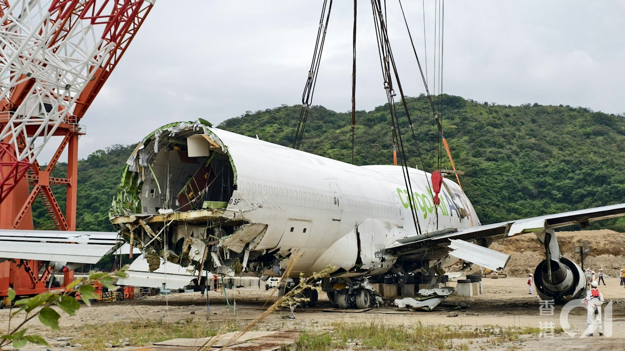 貨機墮海兩人亡|死者母親:中期匯報未解疑問 冀盡快結案助釋懷
