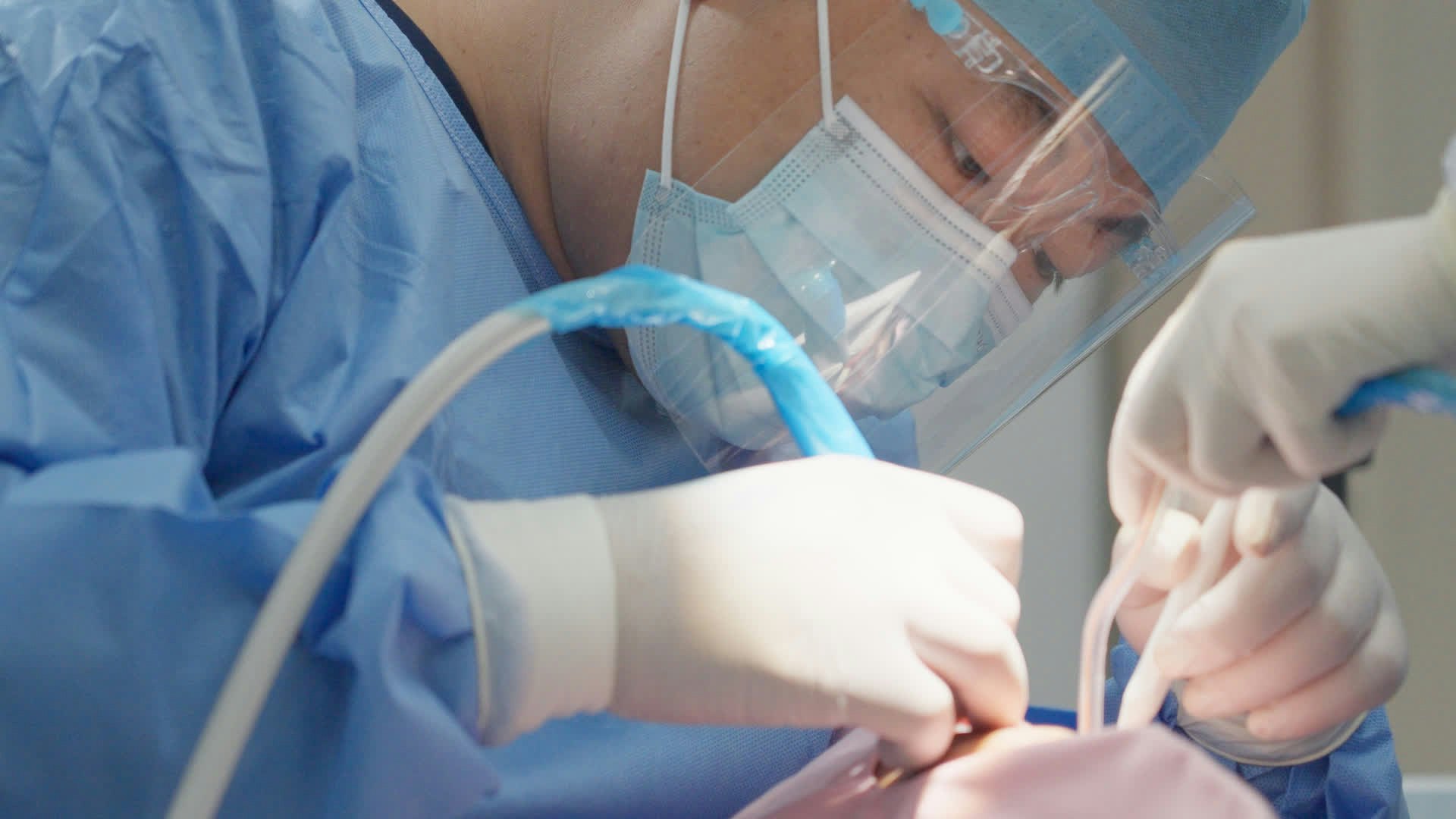 曾日本留學的吳雨函副院長還把日式牙科醫療服務標準,帶到愛康健富亨口腔門診醫護團隊中。