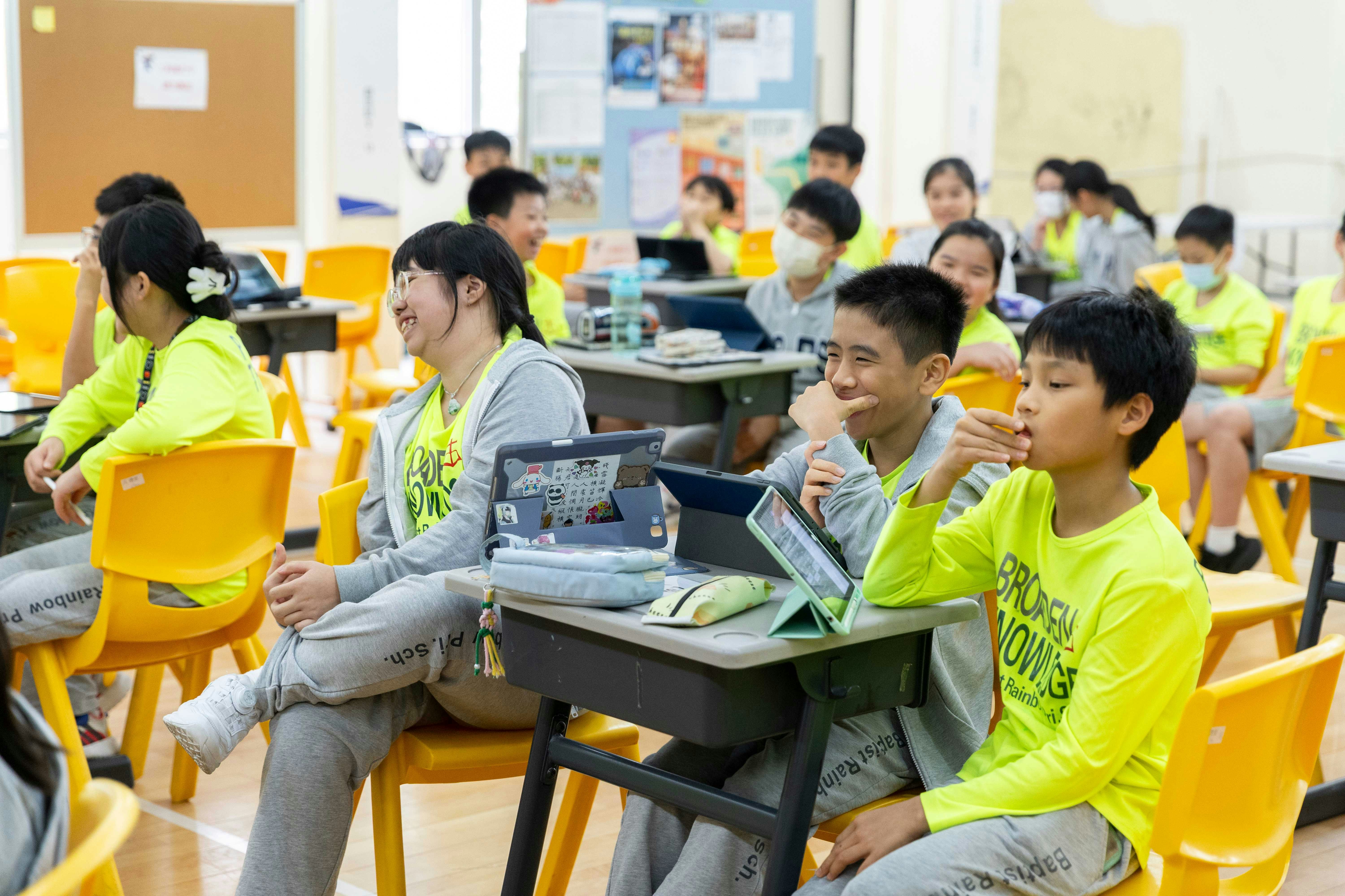 模擬聯合國要求學生對國際議題要有一定的認識，學校自建的新聞資訊Chatbot有助學生消化複雜的國際新聞。