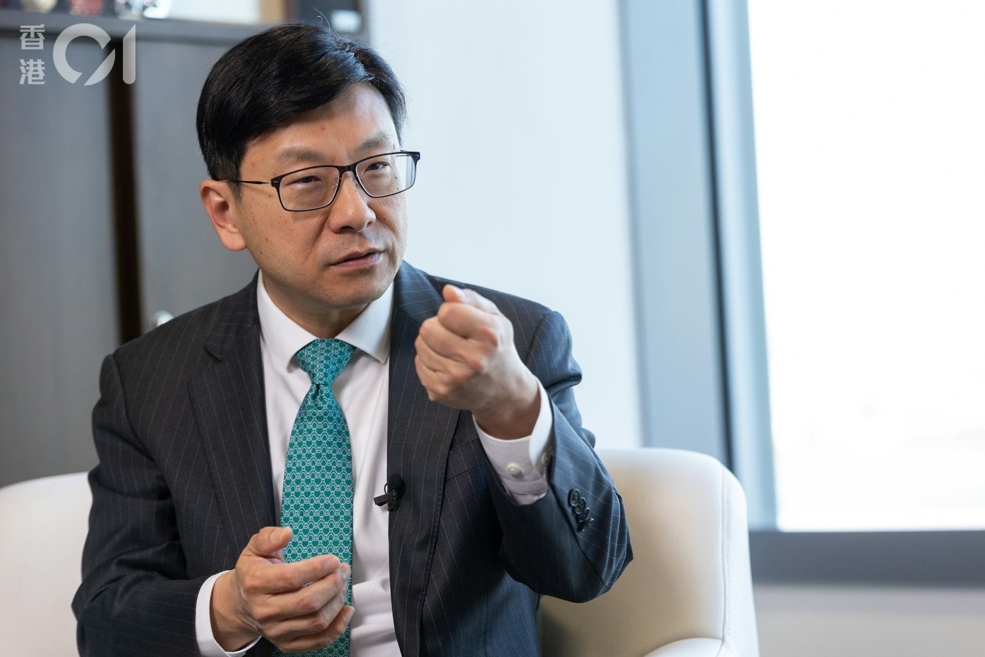 劳工及福利局局长孙玉菡表示,社署已于2025年4月起将「地区服务及关爱队伍—支援长者及照顾者计划」扩展至全港18区。