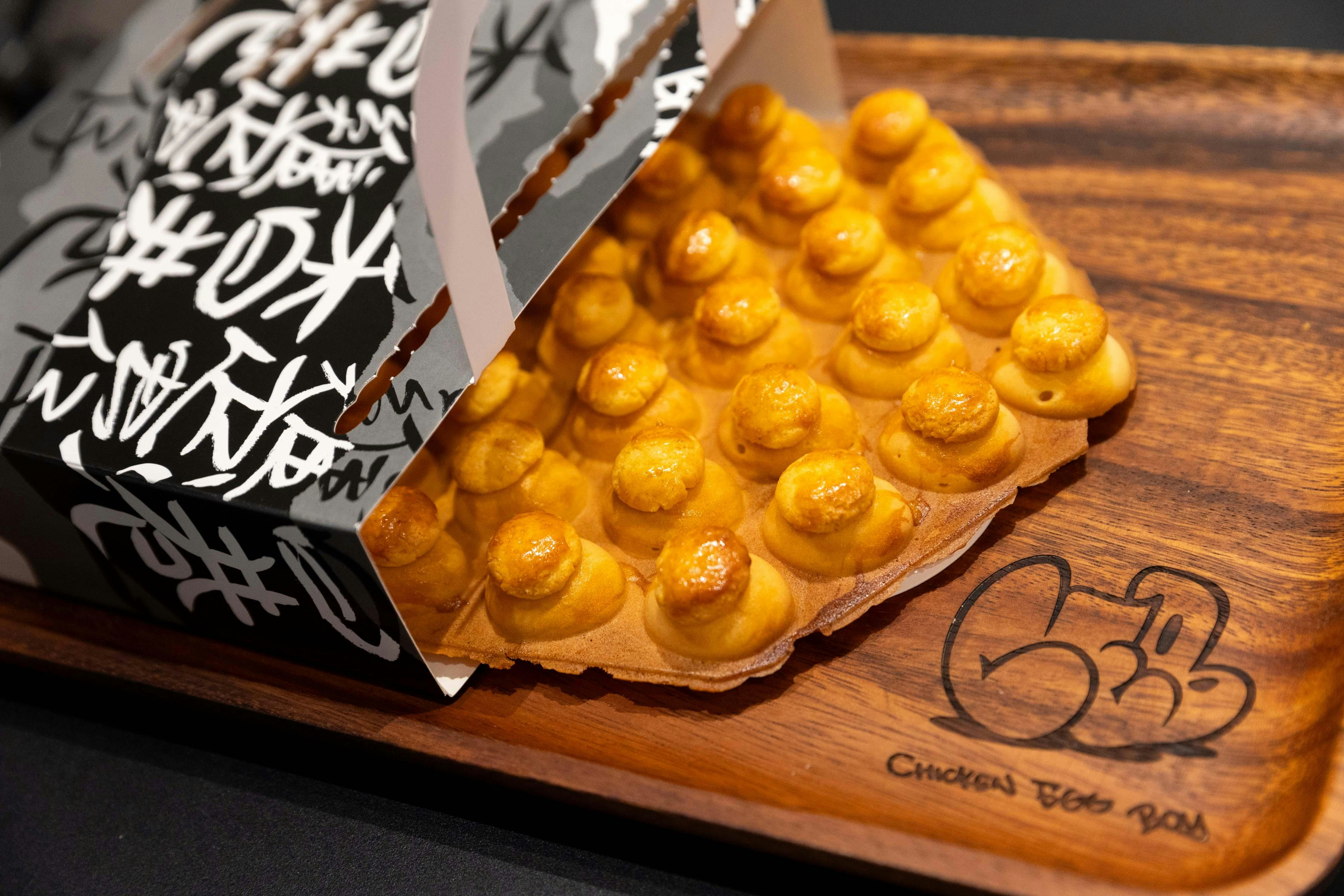 上环爆红“菠萝包鸡蛋仔”｜00后企业家Natalie 刚柔并重的管理学