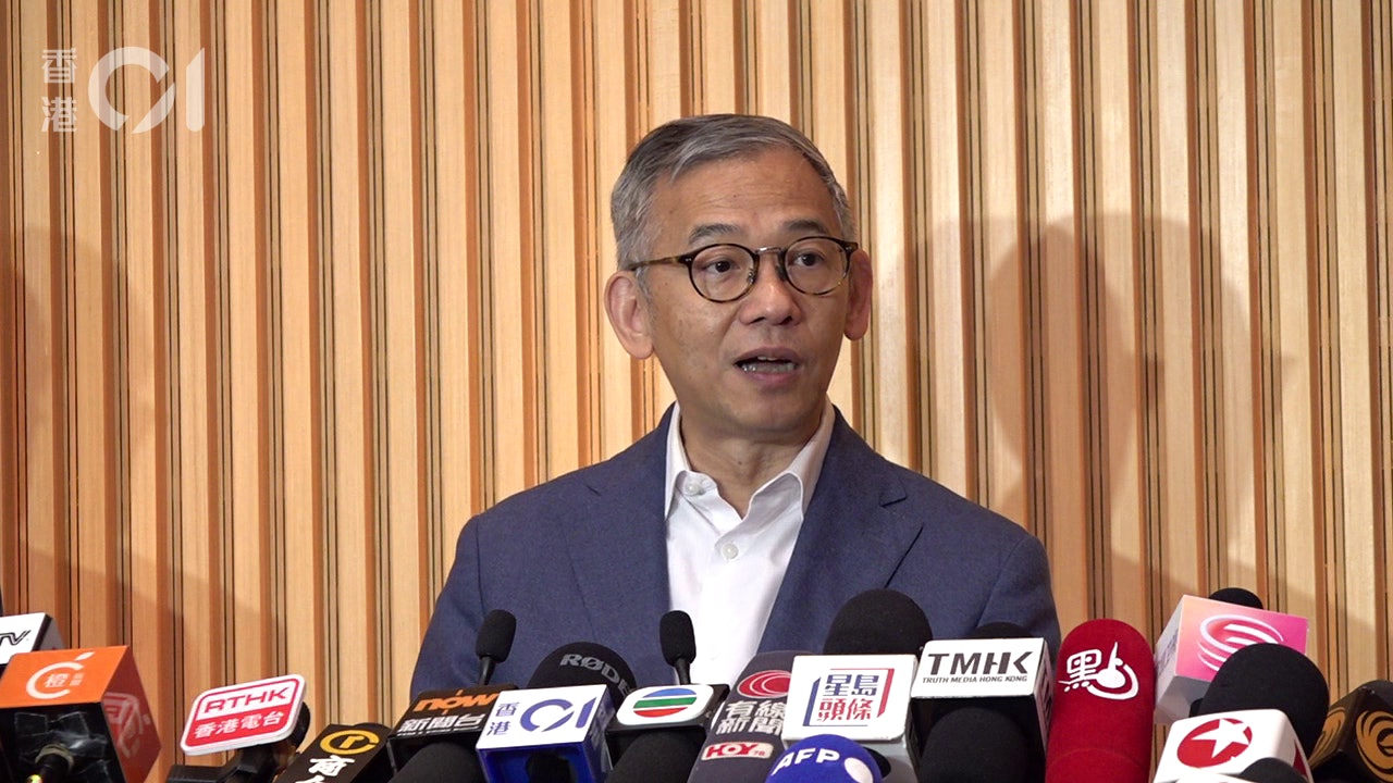 宏福苑火災|胡英明留港指揮貪污調查 視像出席國際反貪會議 宏福苑火災|胡英明留港指揮貪污調查 視像出席國際反貪會議