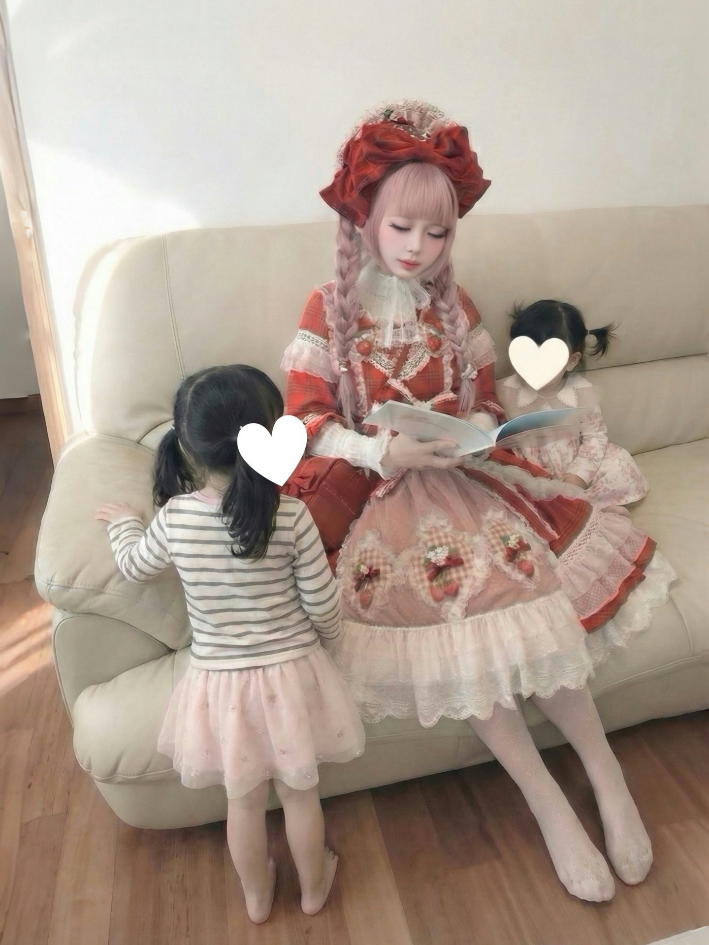 图片[5] - 日本萝莉塔美少女“被猫咪钻裙底照”意外网络爆火，没想到背后的主角竟大有来头！真实身份竟是48岁大叔！ - 奇趣星球报 - 奇趣星球报