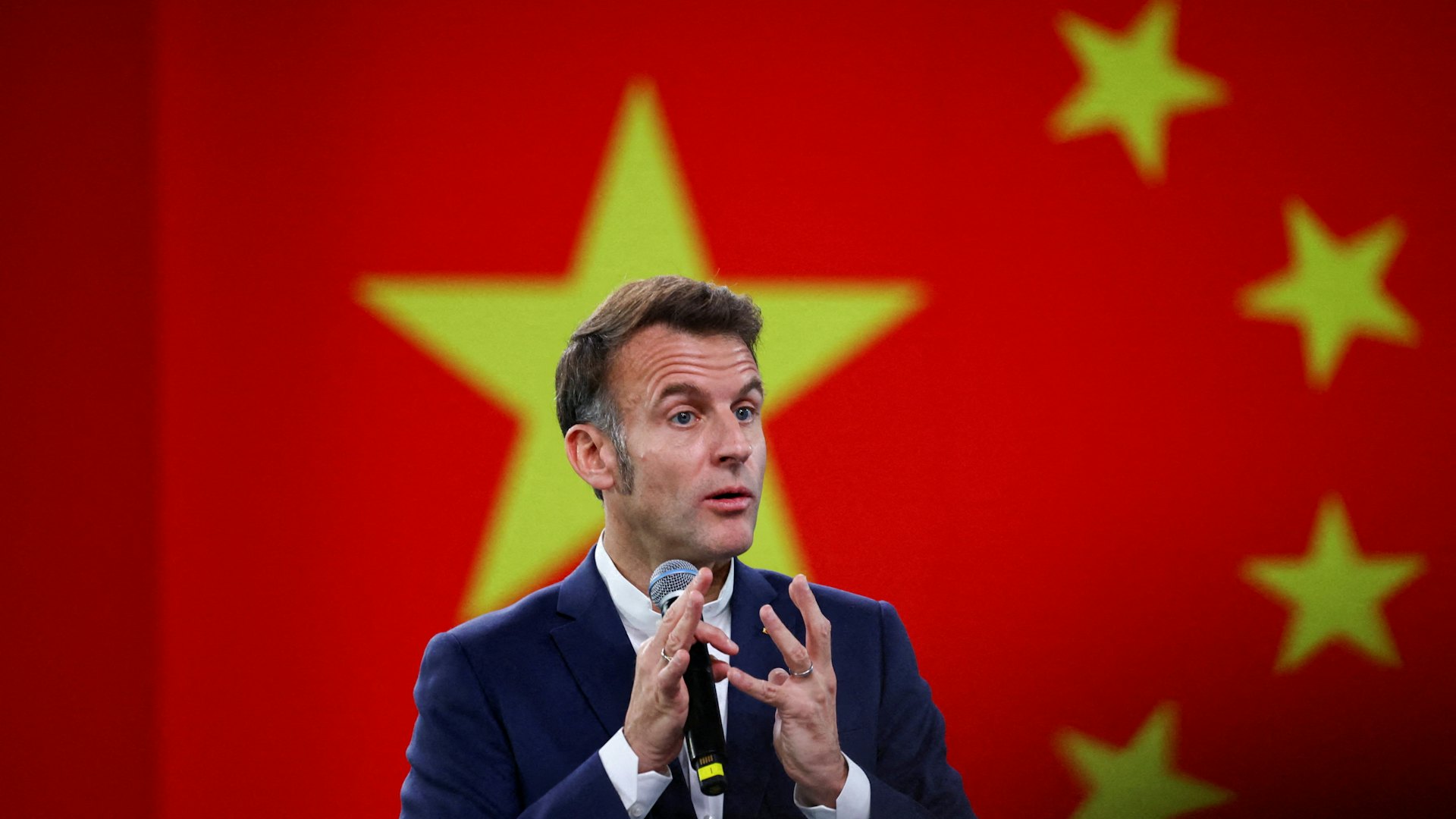 2025年12月5日,四川省成都市,法國總統馬克龍(Emmanuel Macron)在四川大學發表講話。
