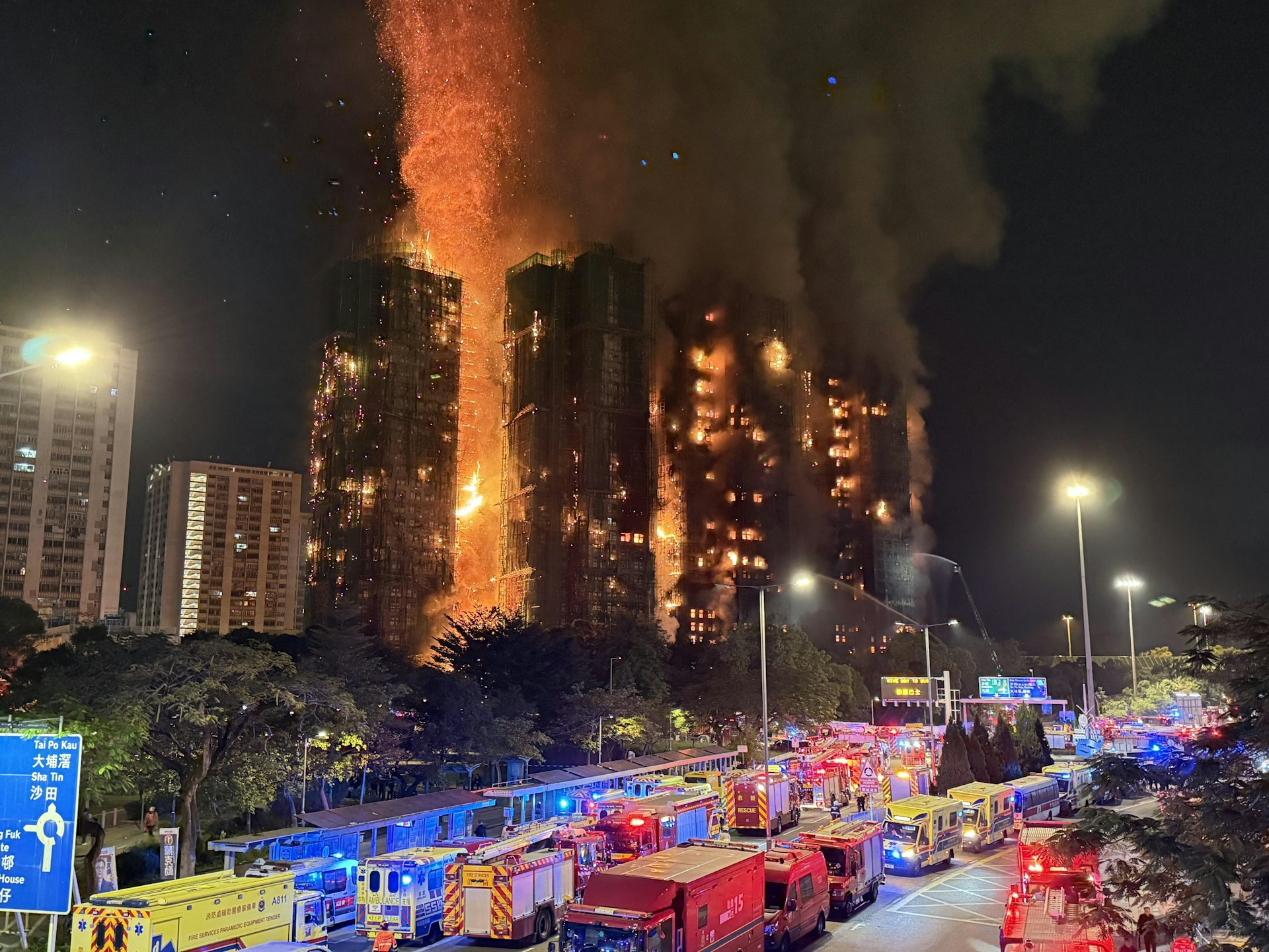 宏福苑上月底發生五級火,逾百人身亡,過千戶家庭流離失所。(資料圖片) 宏福苑上月底發生五級火,逾百人身亡,過千戶家庭流離失所。(資料圖片)