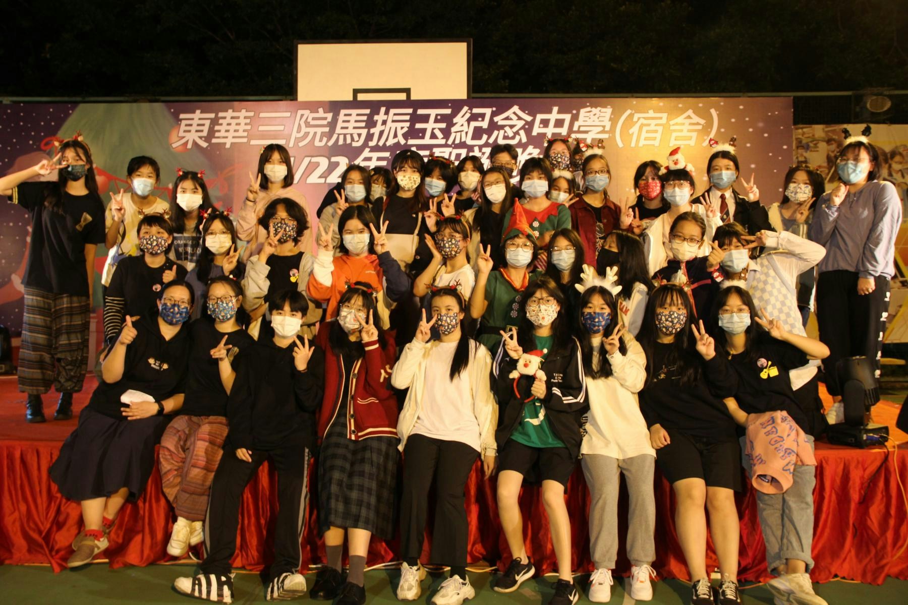 宿舍是恩琪的第二個家,每達佳節,她與導師及同學共聚一堂,讓她倍感溫暖。 宿舍是恩琪的第二個家,每達佳節,她與導師及同學共聚一堂,讓她倍感溫暖。