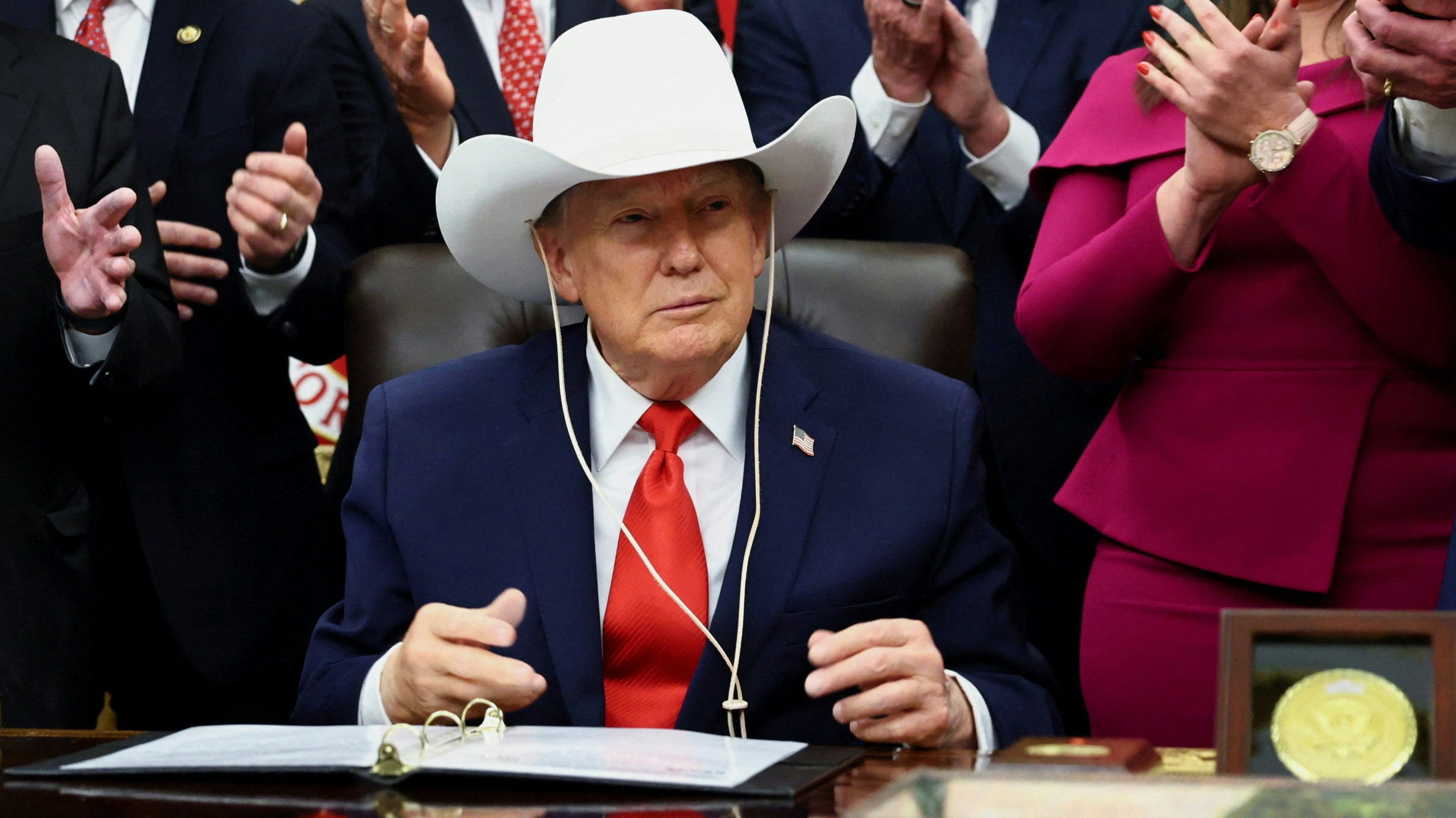 特朗普大刀阔斧精简美国联邦政府效率反降？