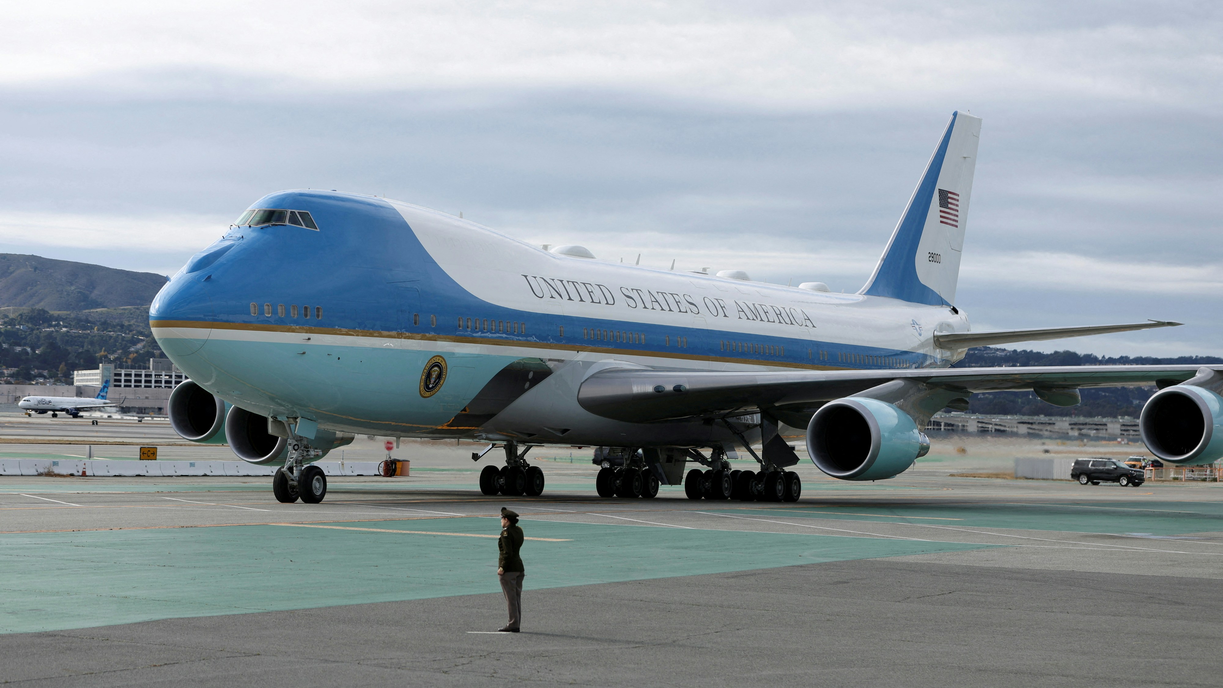 美国空军：新款空军一号再推迟交付延至2028年中