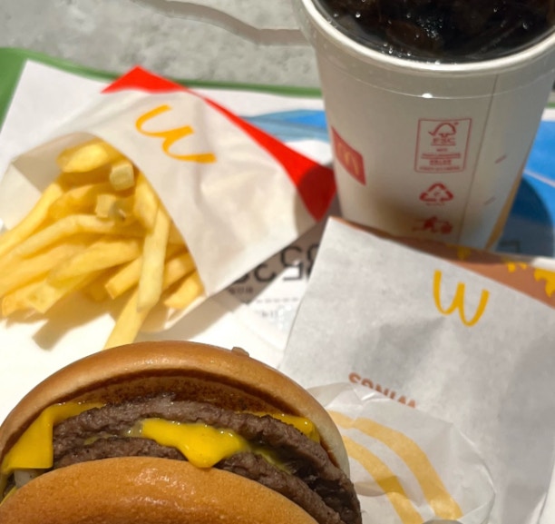 内地麦当劳加价包括巨无霸麦乐鸡等多款食品网哀嚎：快吃不起