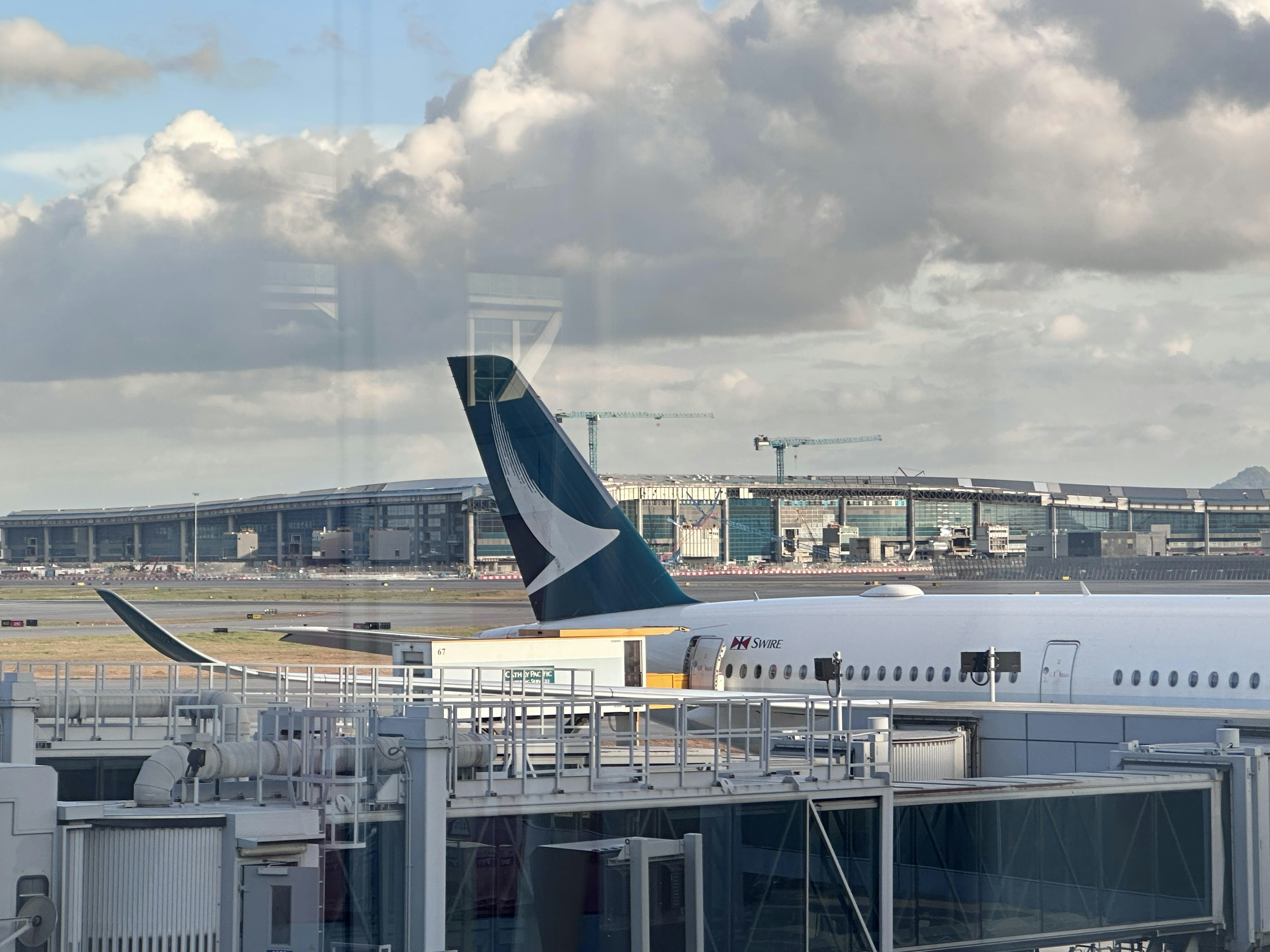 国航折让6.6%减持国泰1.08亿股套现13.2亿持股比例降至27.11%