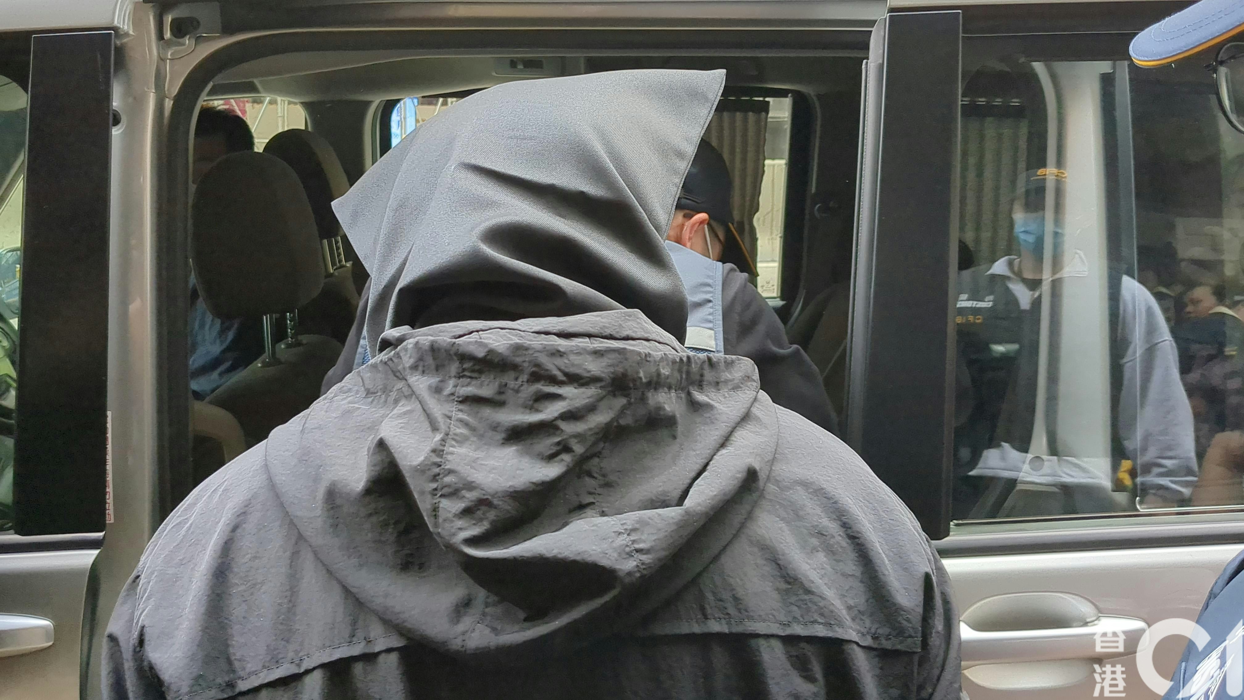 12月18日，海關在北角新都城大廈作出拘捕行動。（黃偉民攝）