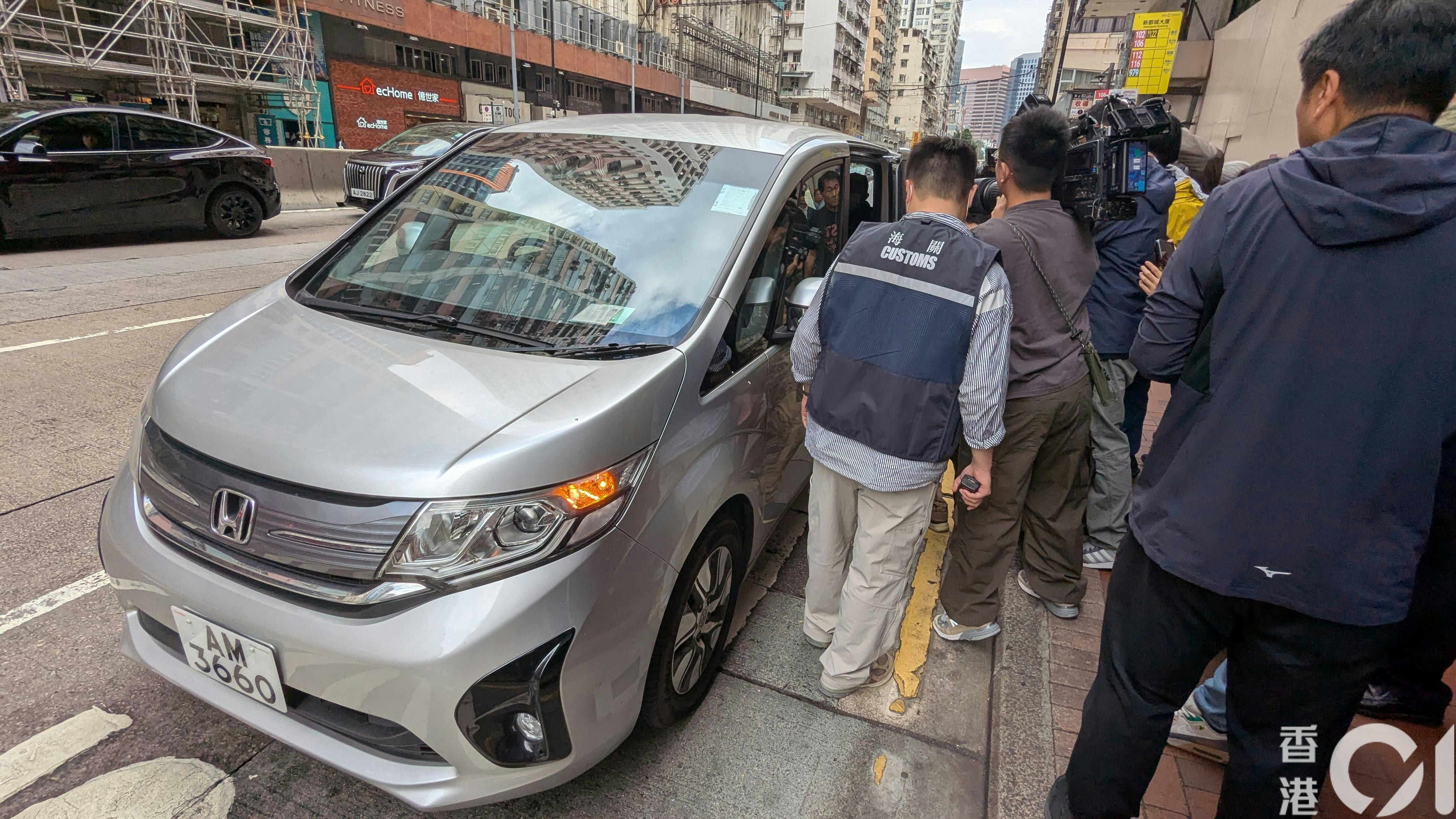 3名被捕人士於2022年1月至2025年12月期間，接近4年間的時間，合共清洗金額達89億港元的懷疑犯罪得益。（黃偉民攝）