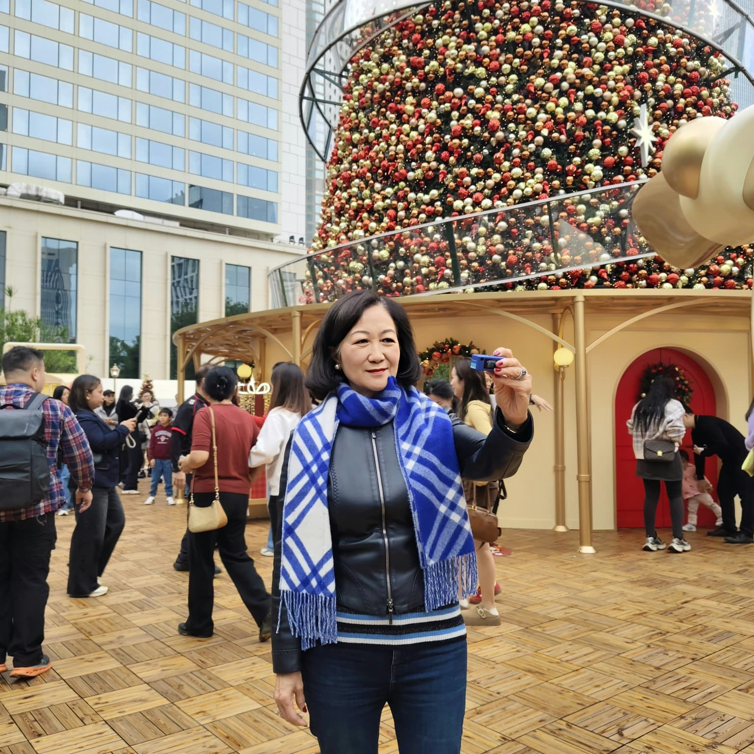 葉劉淑儀今日（24日）在社交平台曬出五張照片，呼籲大家「珍惜眼前人，與身邊人共度寶貴時光」。（葉劉淑儀fb相）