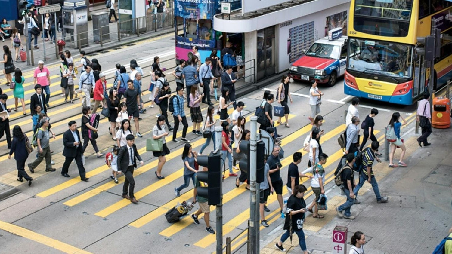 自在秘笈|集體深呼吸的2025:在柔韌中轉彎,於清醒處重生 自在秘笈|集體深呼吸的2025:在柔韌中轉彎,於清醒處重生