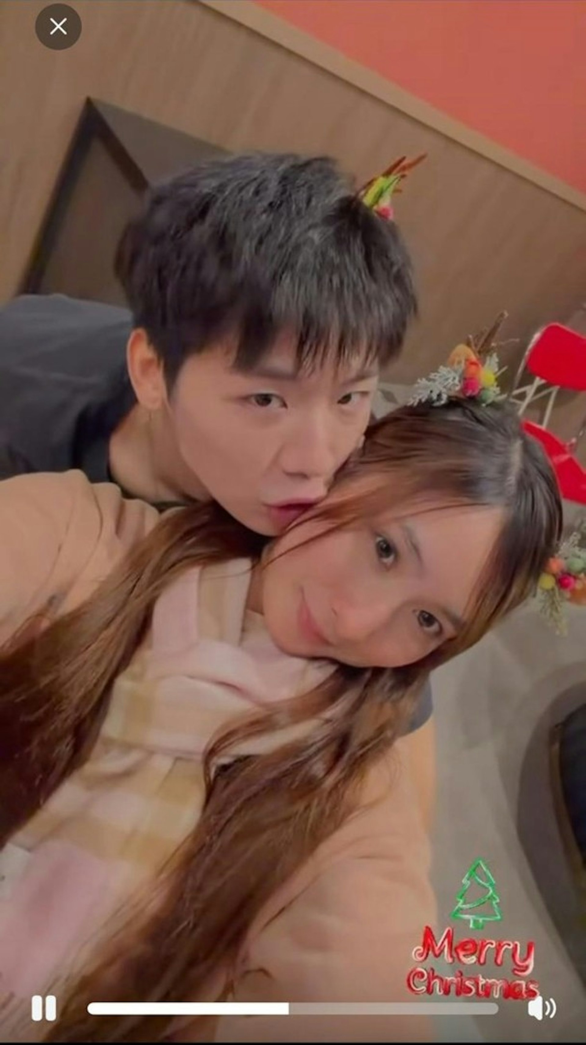 鍾柔美(Yumi)日前流出被劉展霆錫面的親密照。