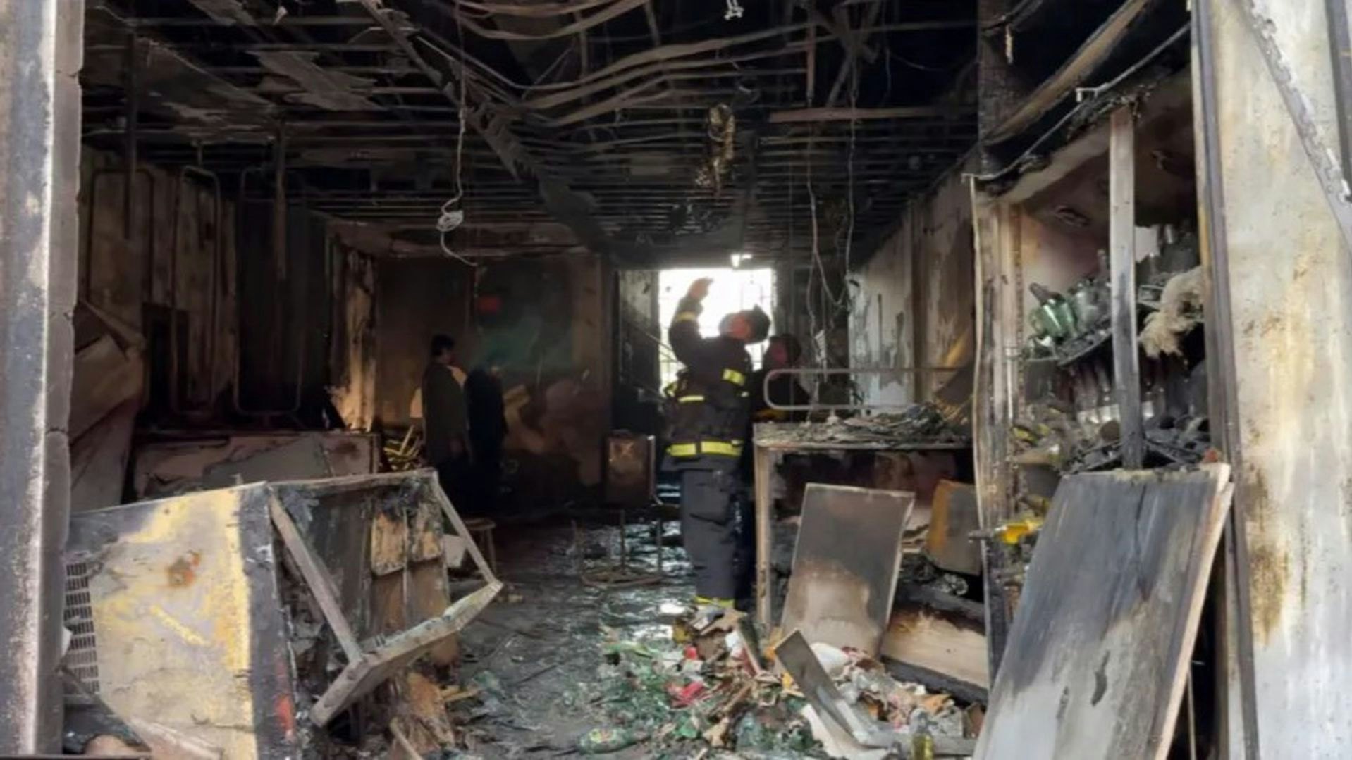 遼寧飯店22死大火 顧客煙蒂引燃包裝紙箱釀禍 多人被追責 遼寧飯店22死大火 顧客煙蒂引燃包裝紙箱釀禍 多人被追責