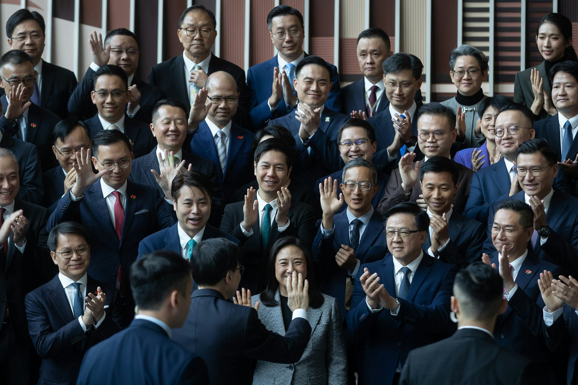 2026年1月1日,第八届立法会议员宣誓后与行政长官李家超大合照。