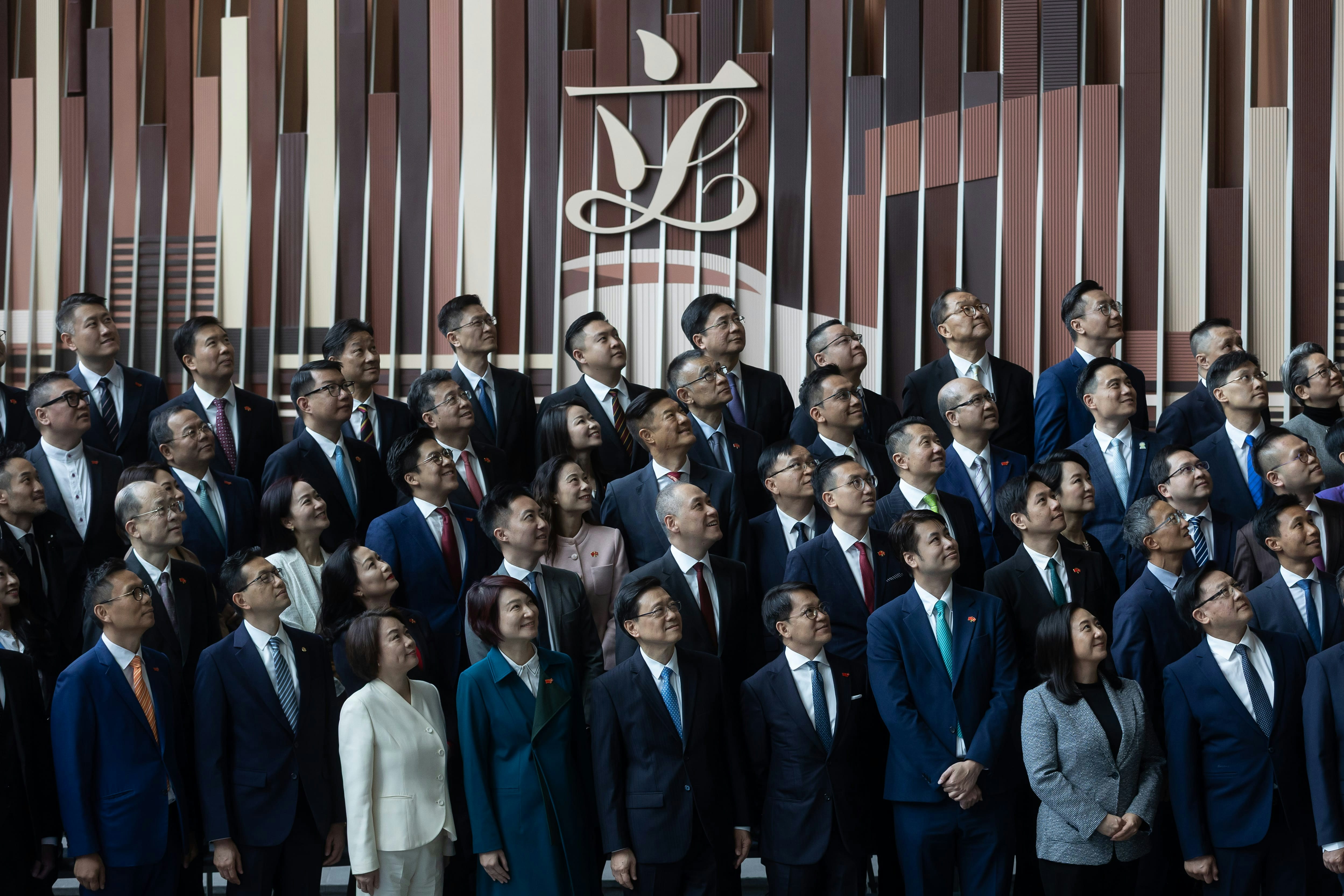 2026年1月1日，第八屆立法會議員宣誓後與行政長官李家超大合照。（廖雁雄攝）