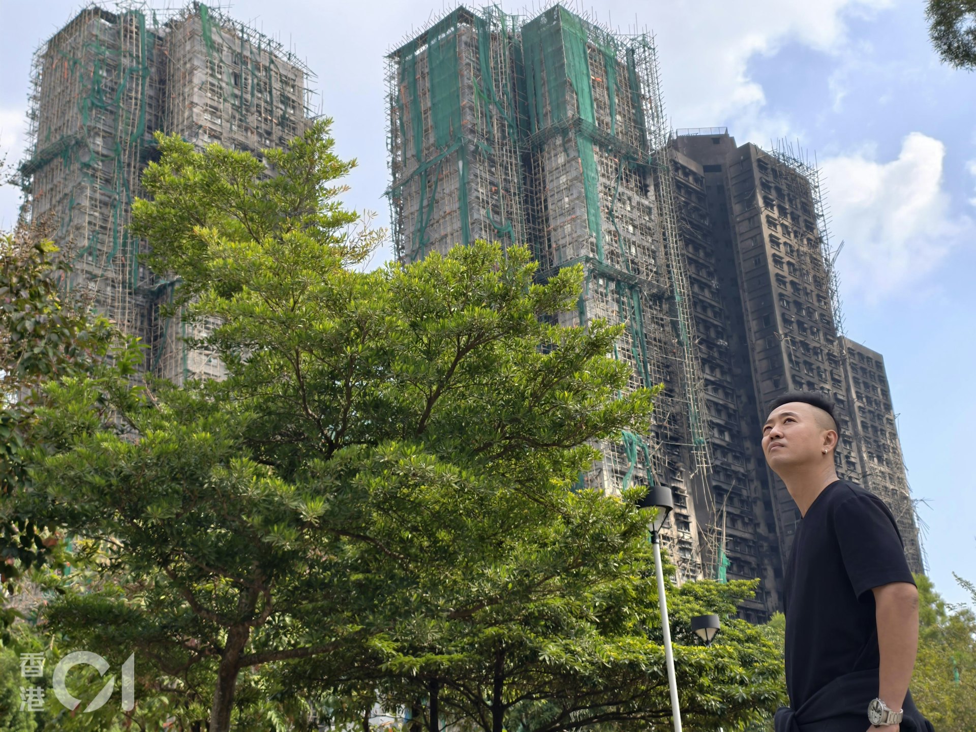 宏志閣居民戴先生指:「(宏志閣居民)我哋一樣有種有家歸不得嘅感覺,向出面顛沛流離」。(黃學潤攝) 宏志閣居民戴先生指:「(宏志閣居民)我哋一樣有種有家歸不得嘅感覺,向出面顛沛流離」。(黃學潤攝)