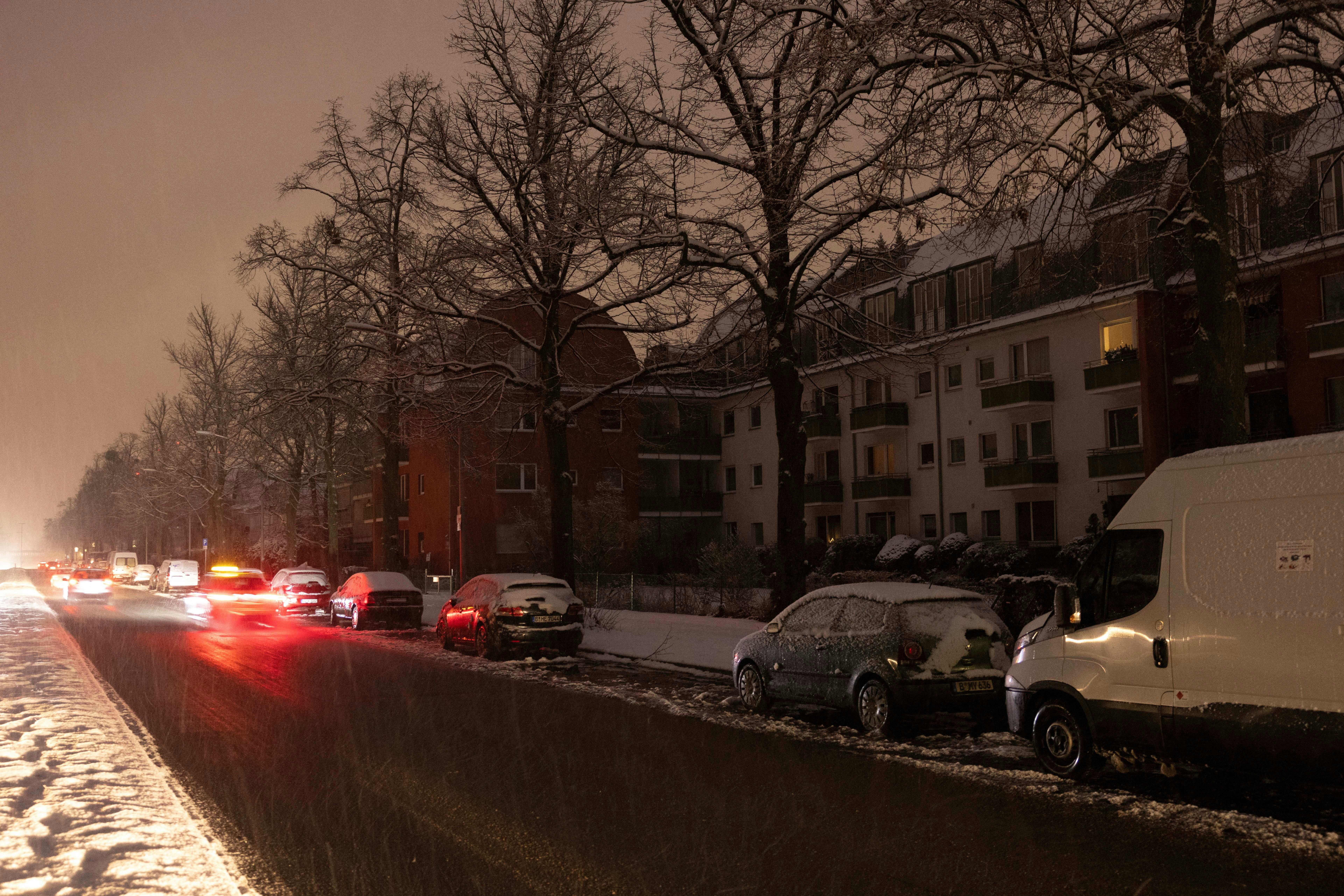 德國柏林橋樑火災引發大規模停電　約4.5萬戶家庭或缺電至1.8