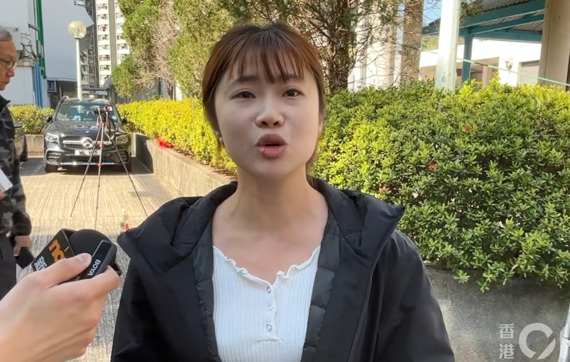 范小姐表示不滿意問卷上提出的方案，質疑政府不應用善款用作收購業權。（翁鈺輝攝）