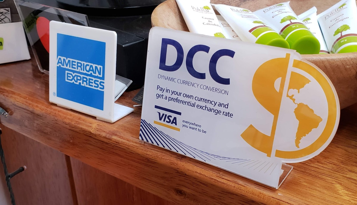 去旅行用信用卡買嘢港幣定當地貨幣更抵？消委會教小心DCC匯率