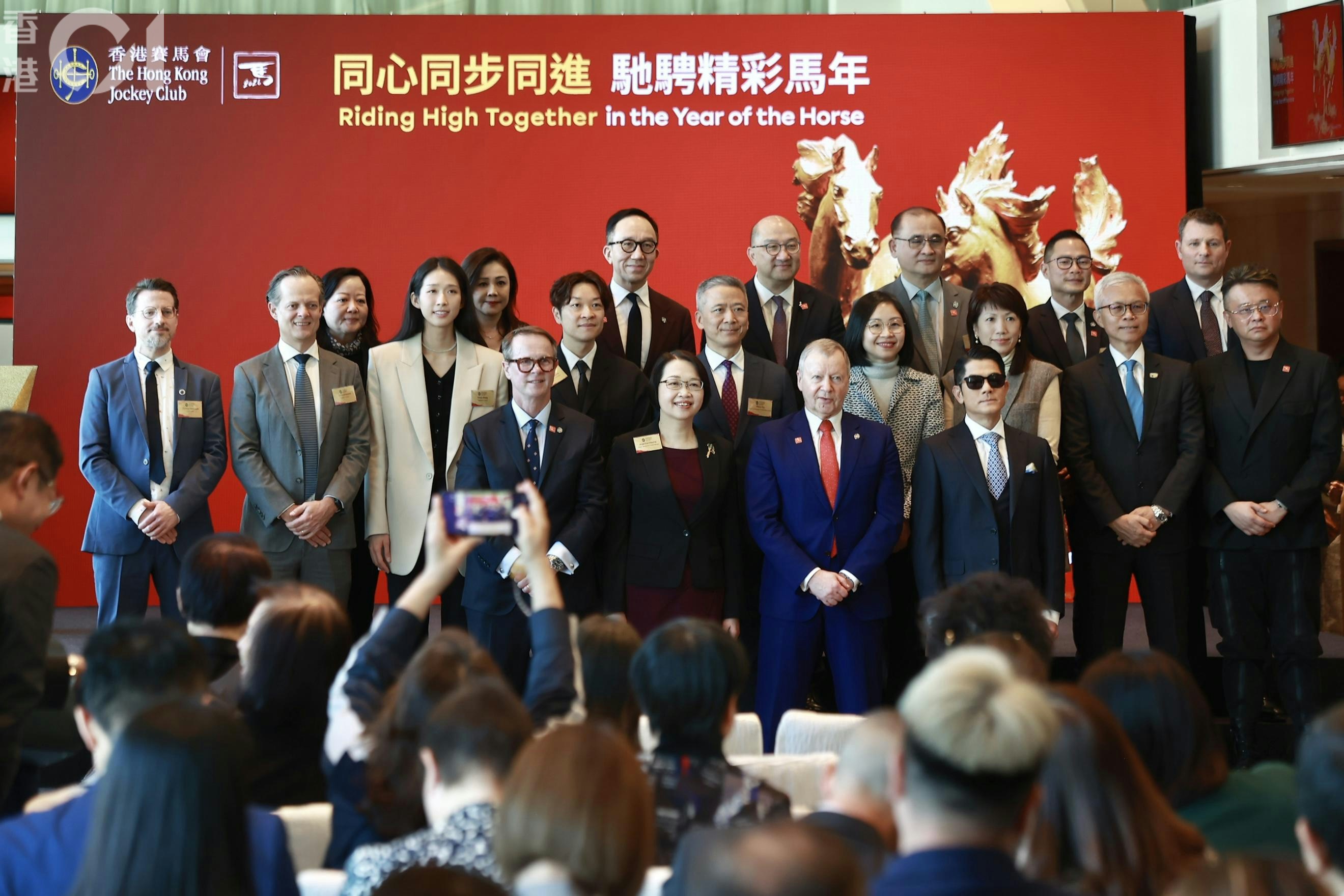 香港賽馬會2026年1月16日公布，農曆新年賀歲煙花匯演「馬到功成耀香江」在大年初二（2月18日）上演。（黃寶瑩攝）