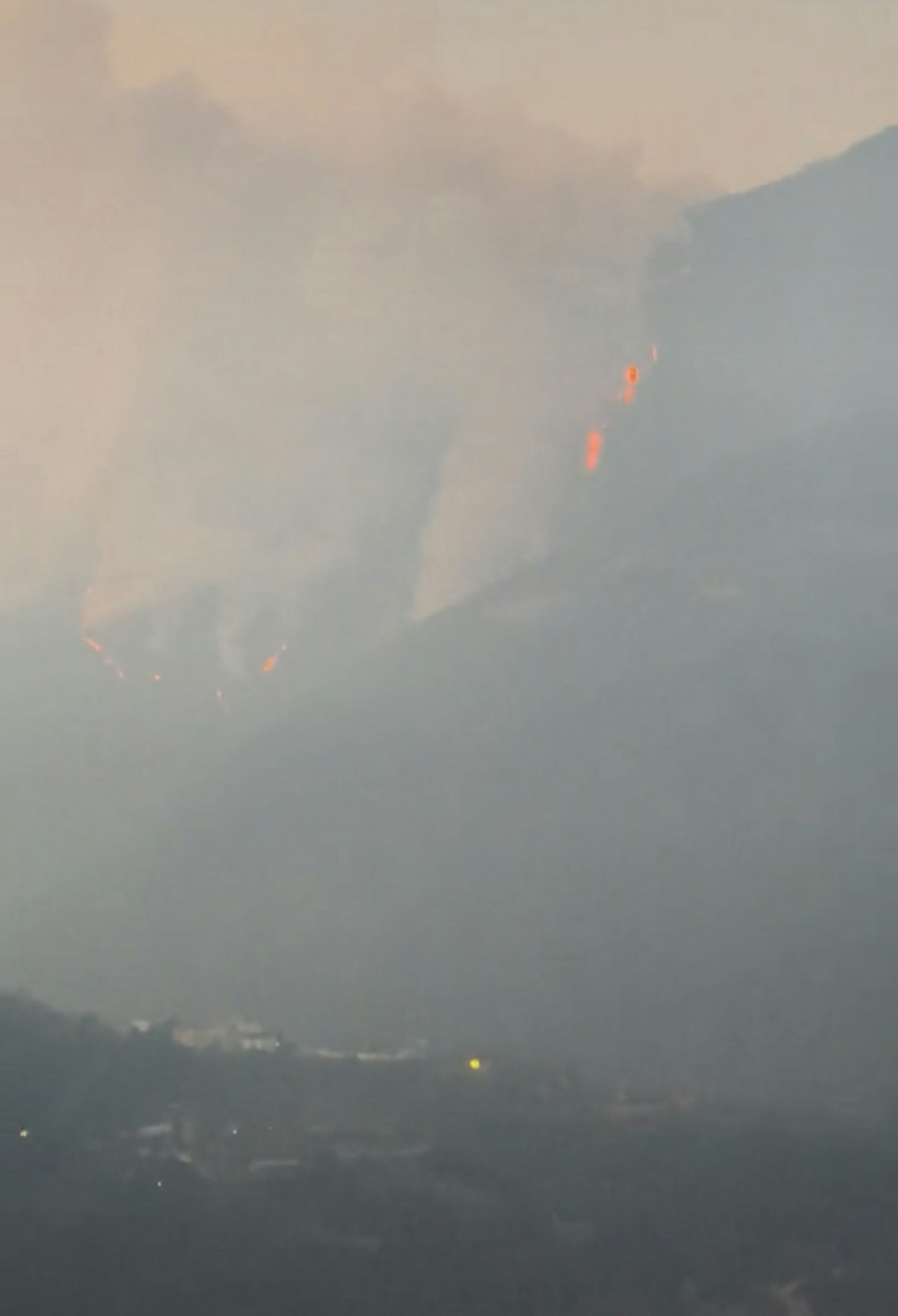 雲南荒火。（澎湃新聞）