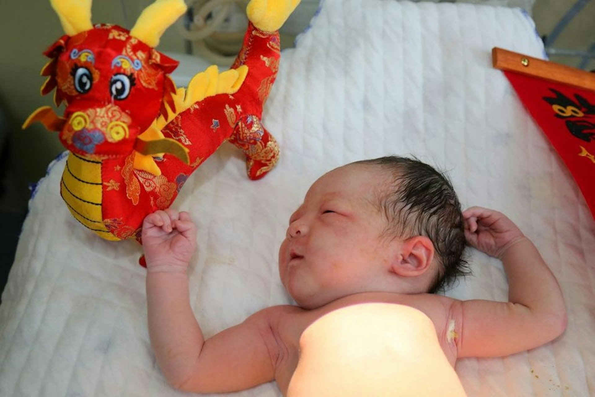 中国2025年出生人口创新低学者质疑数据:实际可能比韩国还低