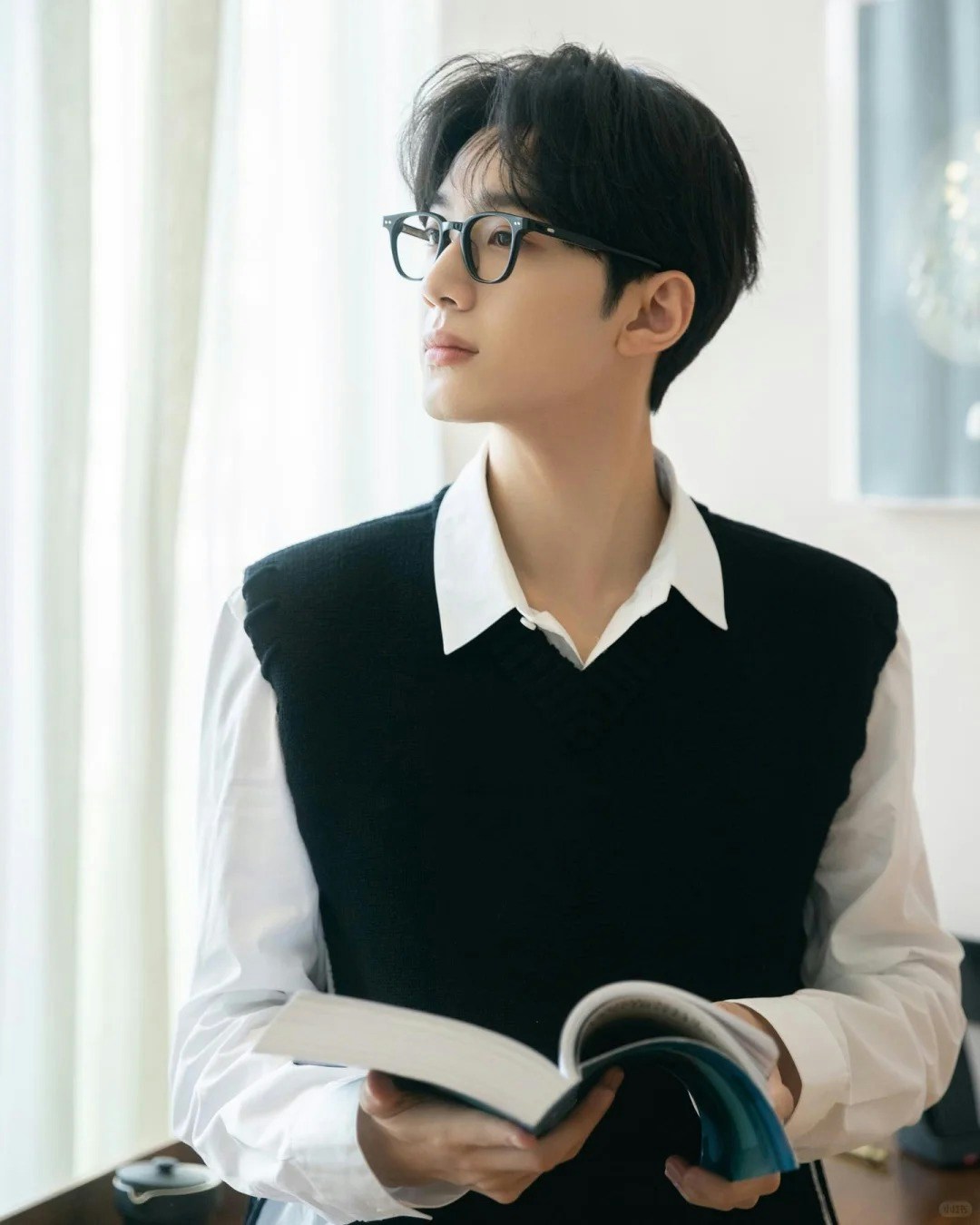 24岁男星揭圈中畸形规则经纪人惊人言论：宁愿你约炮都唔好拍拖