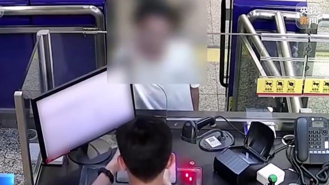 以為長得像能過關?雙胞胎冒用護照出境 邊檢靠一顆痣當場識破