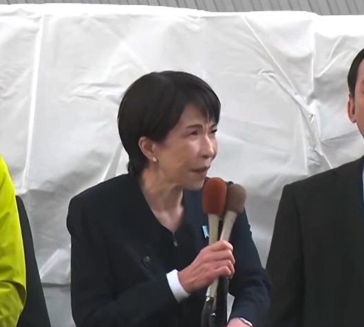 日本首相高市早苗2026年1月27日在東京秋葉原街頭發表首場拉票演講，期間她激動地談到自己奮鬥30多年後，才終於當上首相（影片截圖）