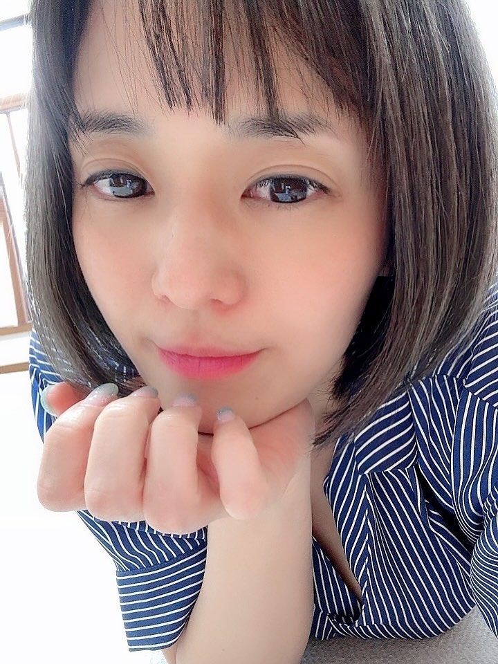 近日蒼井空在社交媒體上的相片，風情不減當年。（Instagram@aoi_sora）