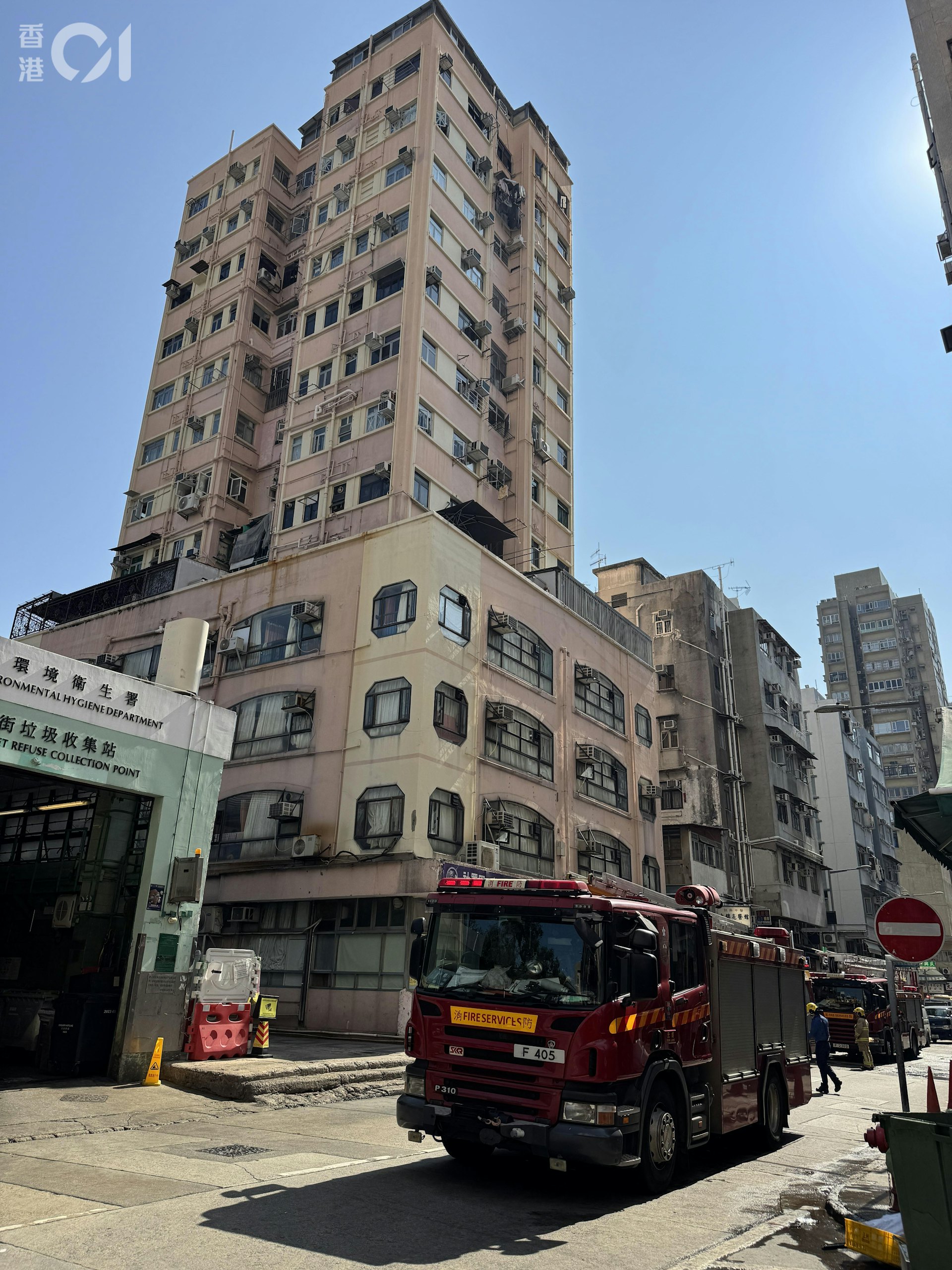 現場是元朗元朗東堤街13號艷虹樓。(蔡正邦攝) 現場是元朗元朗東堤街13號艷虹樓。(蔡正邦攝)