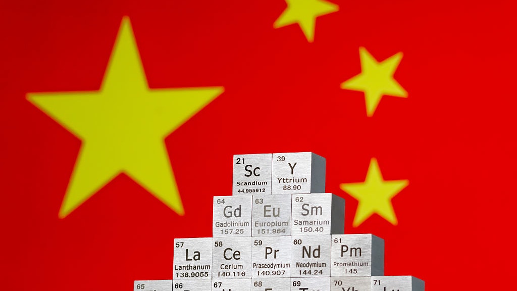 中国稀土对日本出口锐减八成 日本急寻澳印替代源 中国稀土对日本出口锐减八成 日本急寻澳印替代源