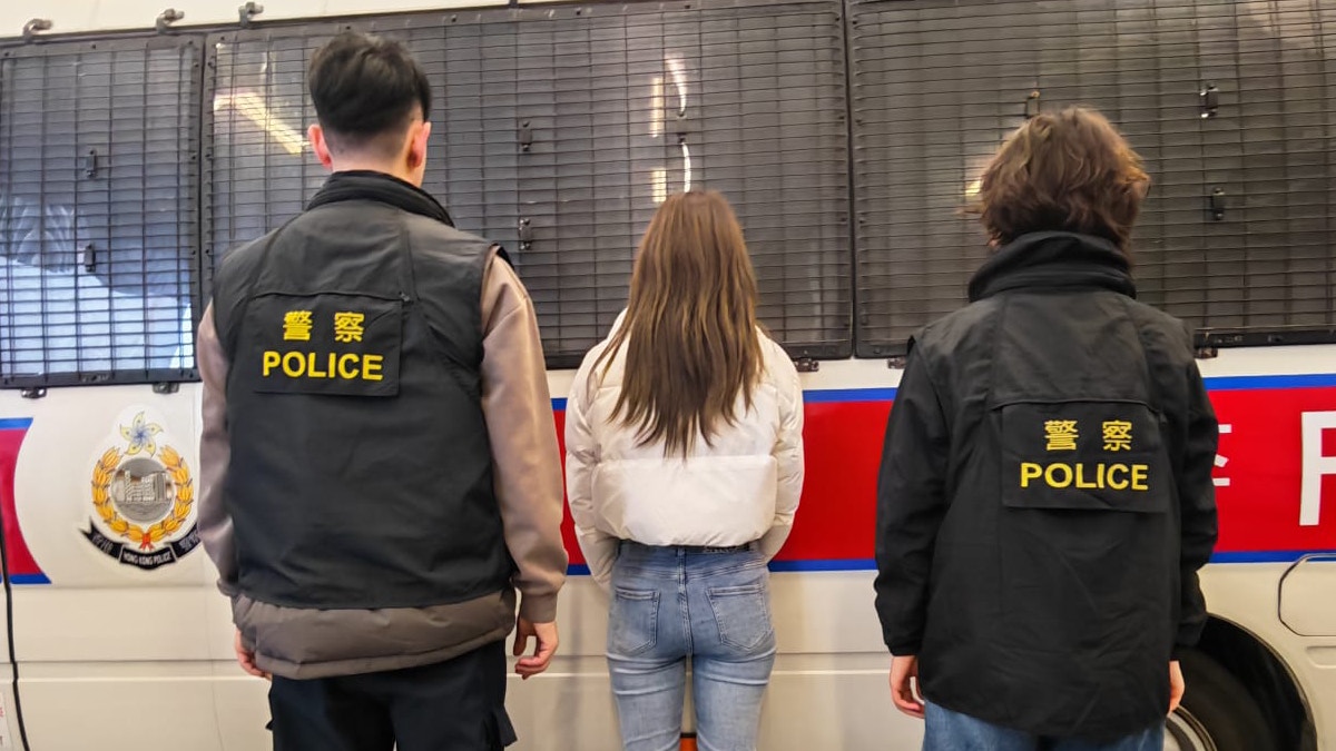 警油麻地打擊流鶯 拘40歲女檢避孕套漱口水等