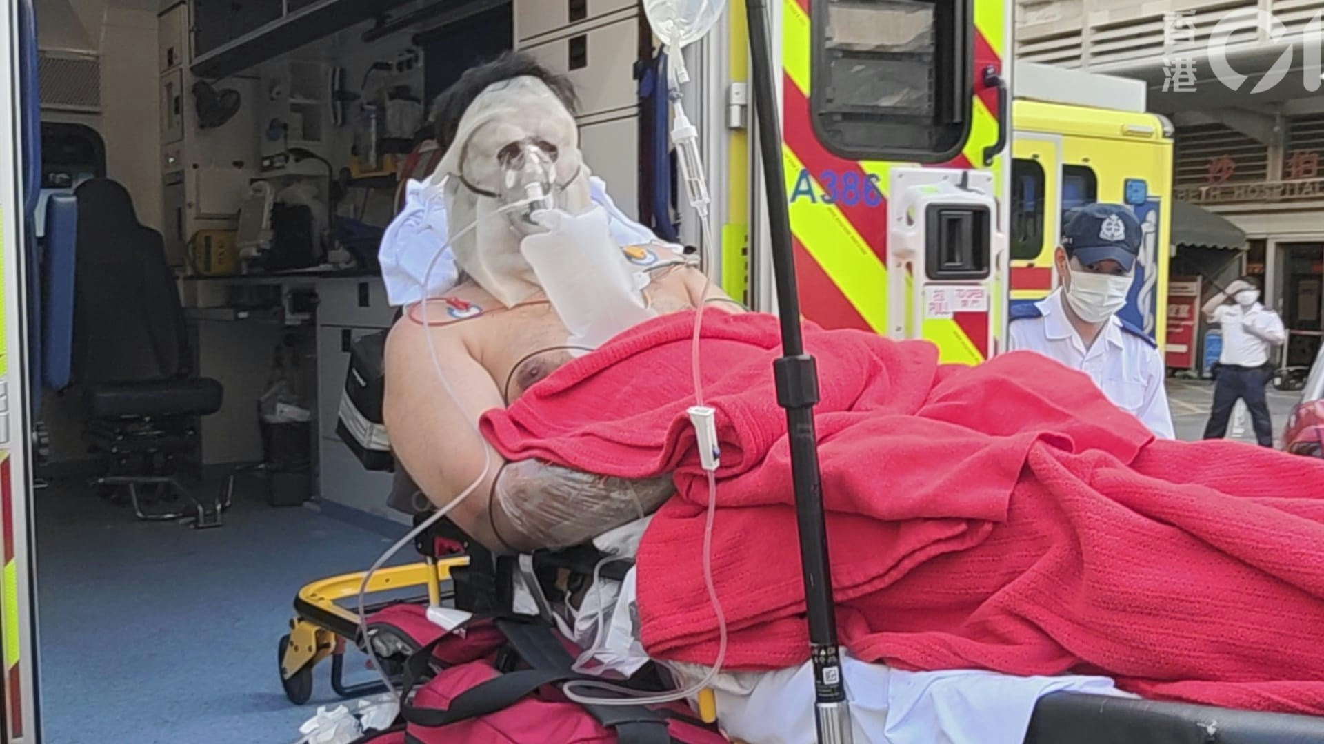 長沙灣車火|兩男傷者分別40歲及46歲 送院後均情況危殆