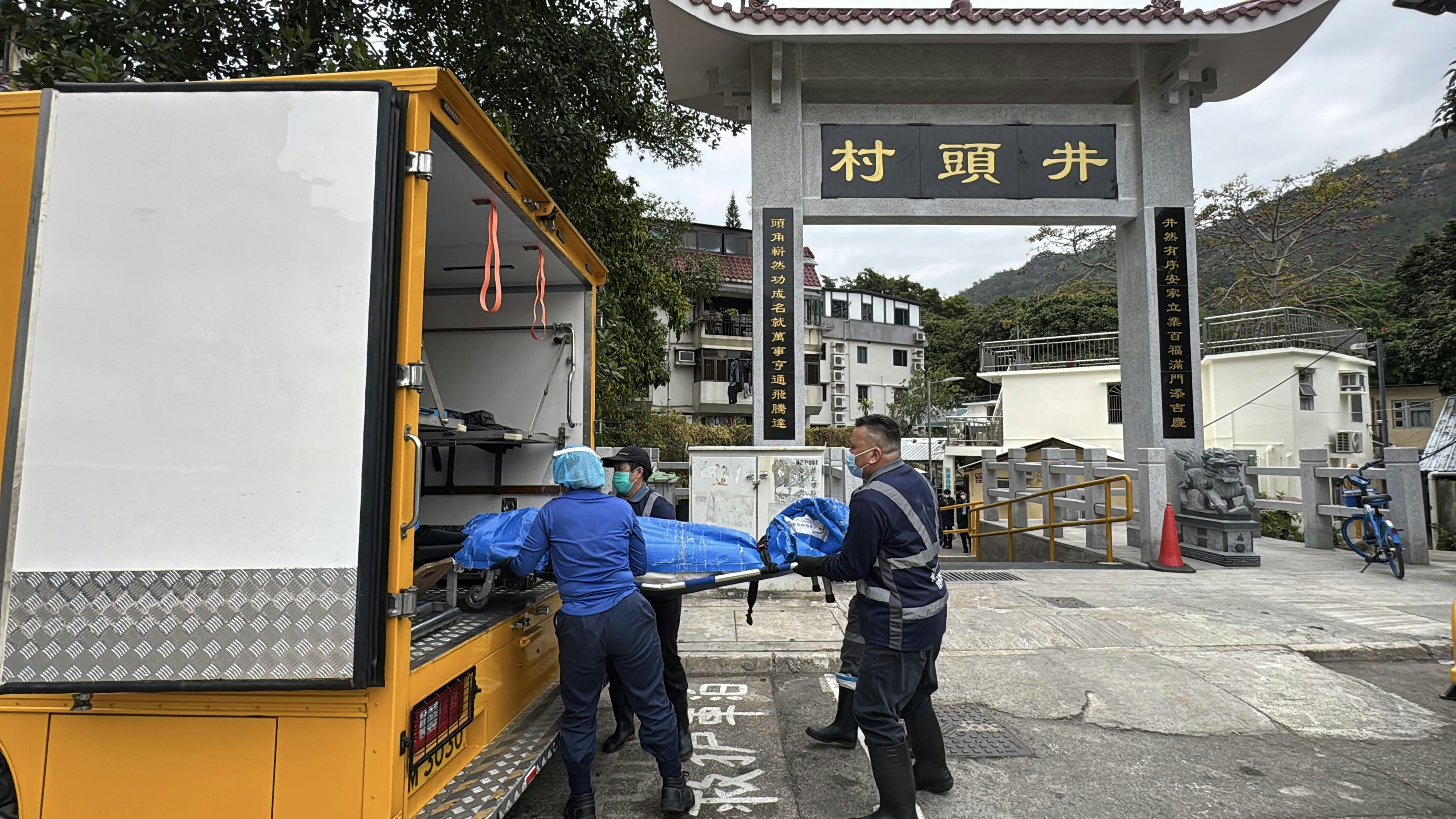 屯門井頭村謀殺｜街坊聞驚慌吵鬧聲死者女兒開房門揭父頭顱披血
