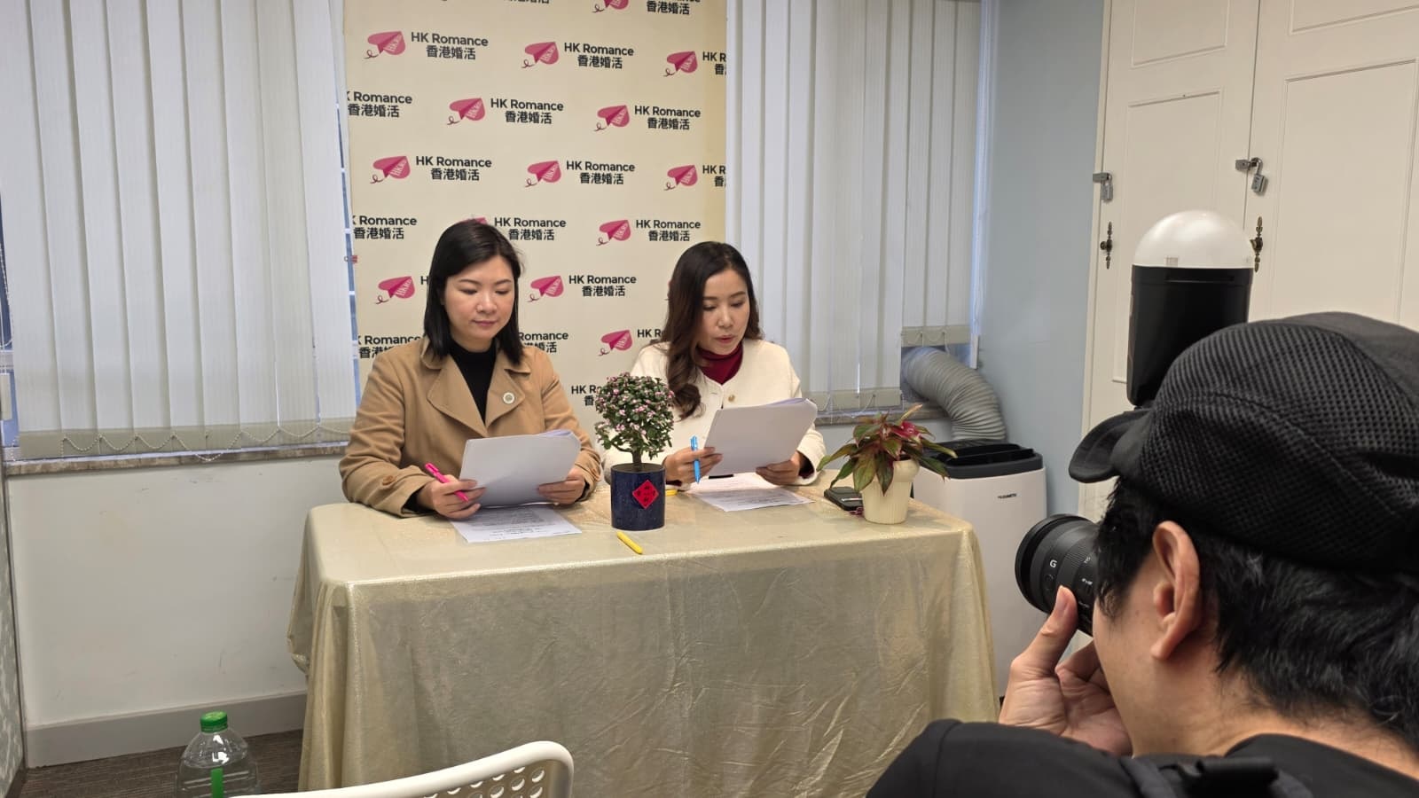 交友約會公司HK Romance Dating Limited於今年1月15日至2月3日，訪問了517名香港情侶及夫婦，包括243名（47%）男士，274名（53%）女士，了解他們在情人節的送禮及消費模式。（HK Romance Dating Limited提供）