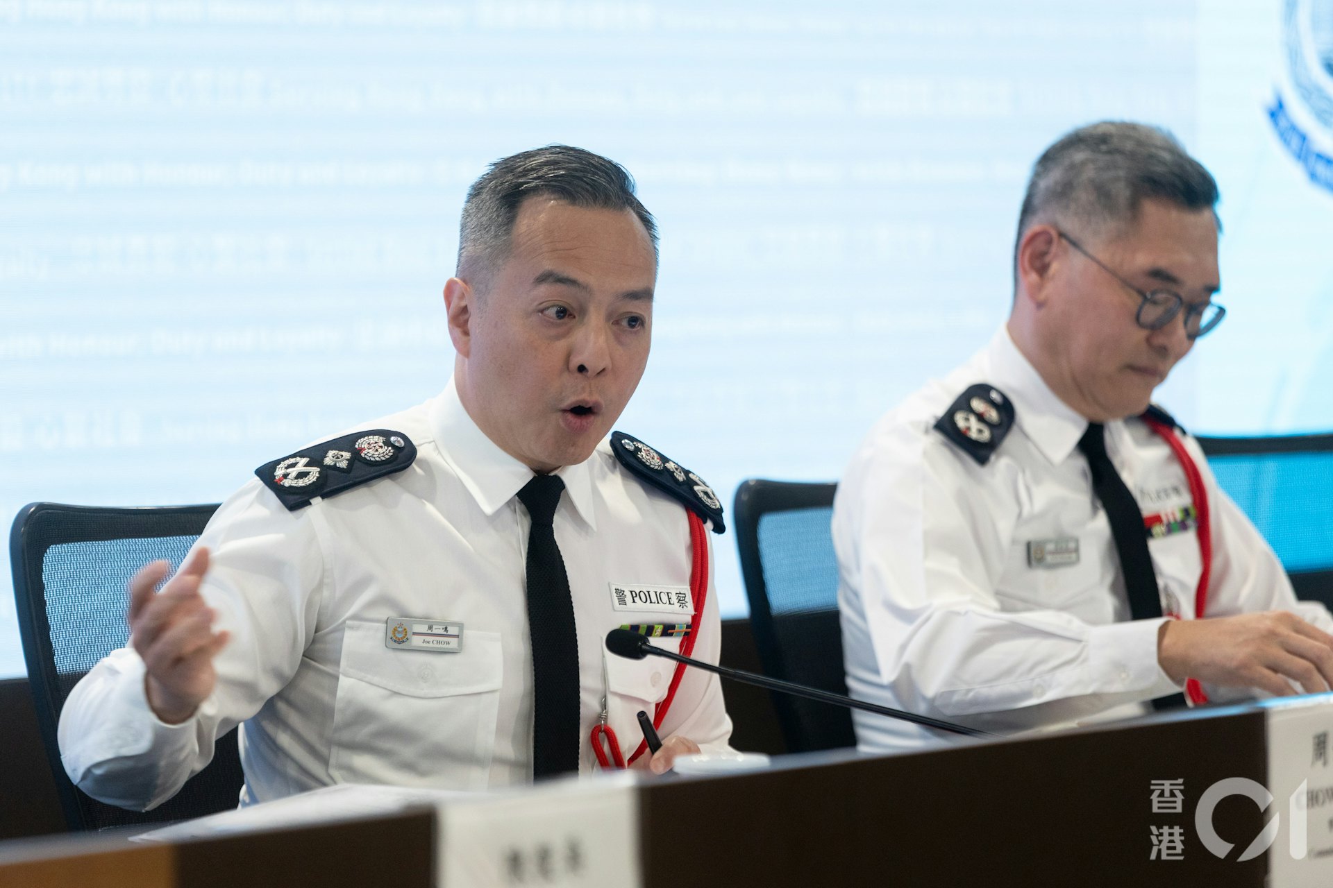 警務處長周一鳴(左)及副處長(國家安全)簡啟恩(右)。(夏家朗攝) 警務處長周一鳴(左)及副處長(國家安全)簡啟恩(右)。(夏家朗攝)